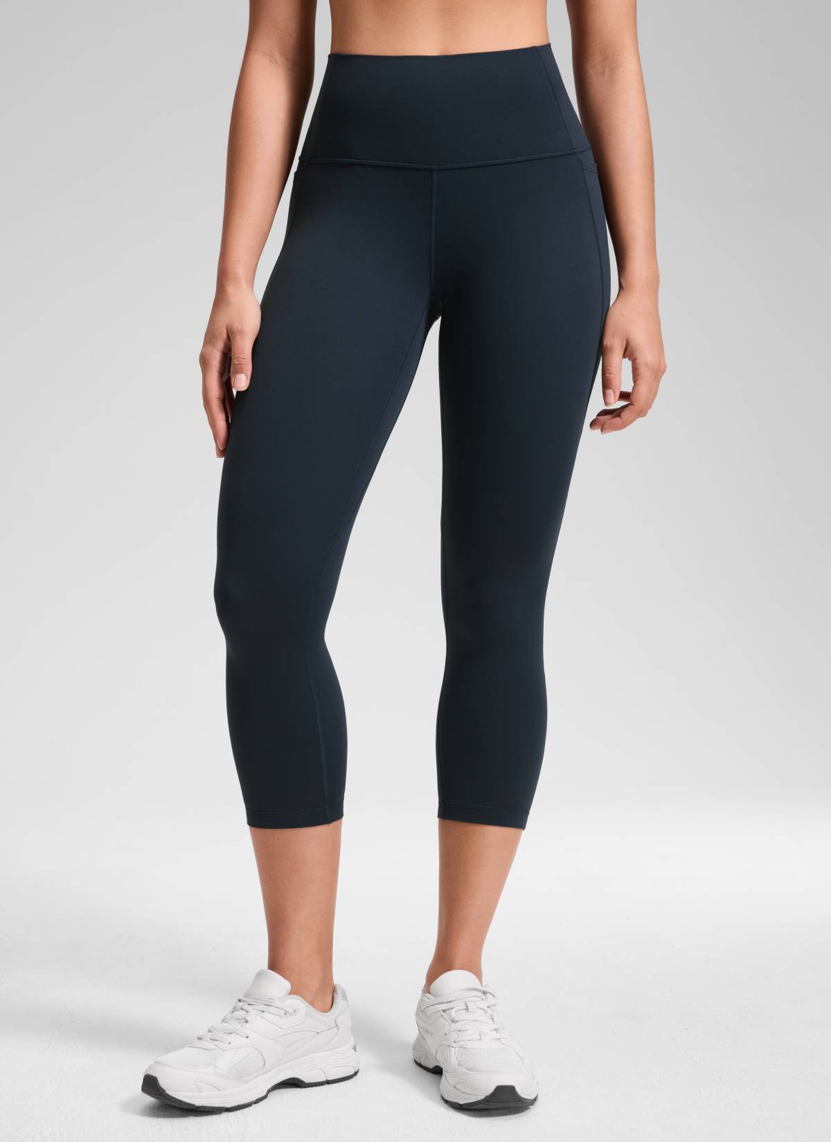 CRZ YOGA Damen Butterluxe Capri mit Taschen - 53cm Echte Marine
