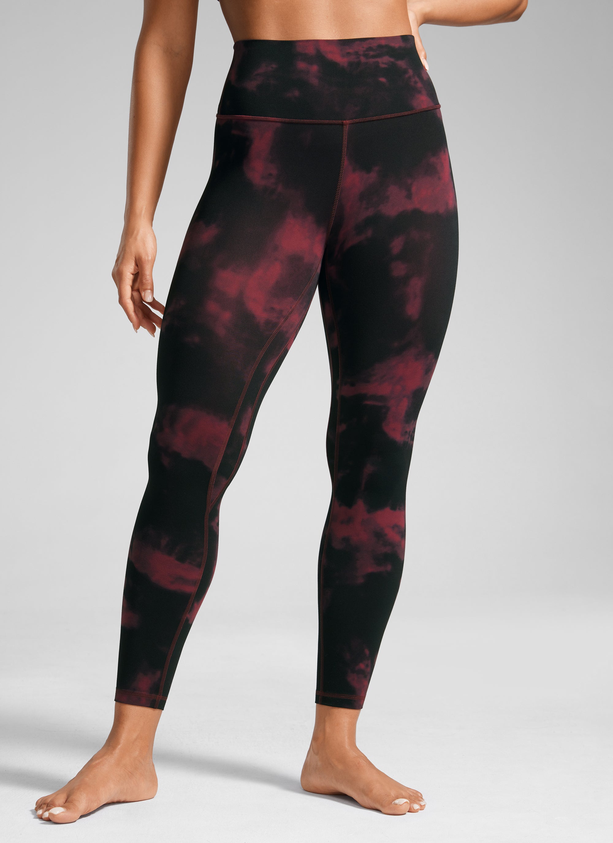 CRZ YOGA Damen Butterlift High Waist Workout Leggings - 64cm Burgunderfarbene Batikblumen