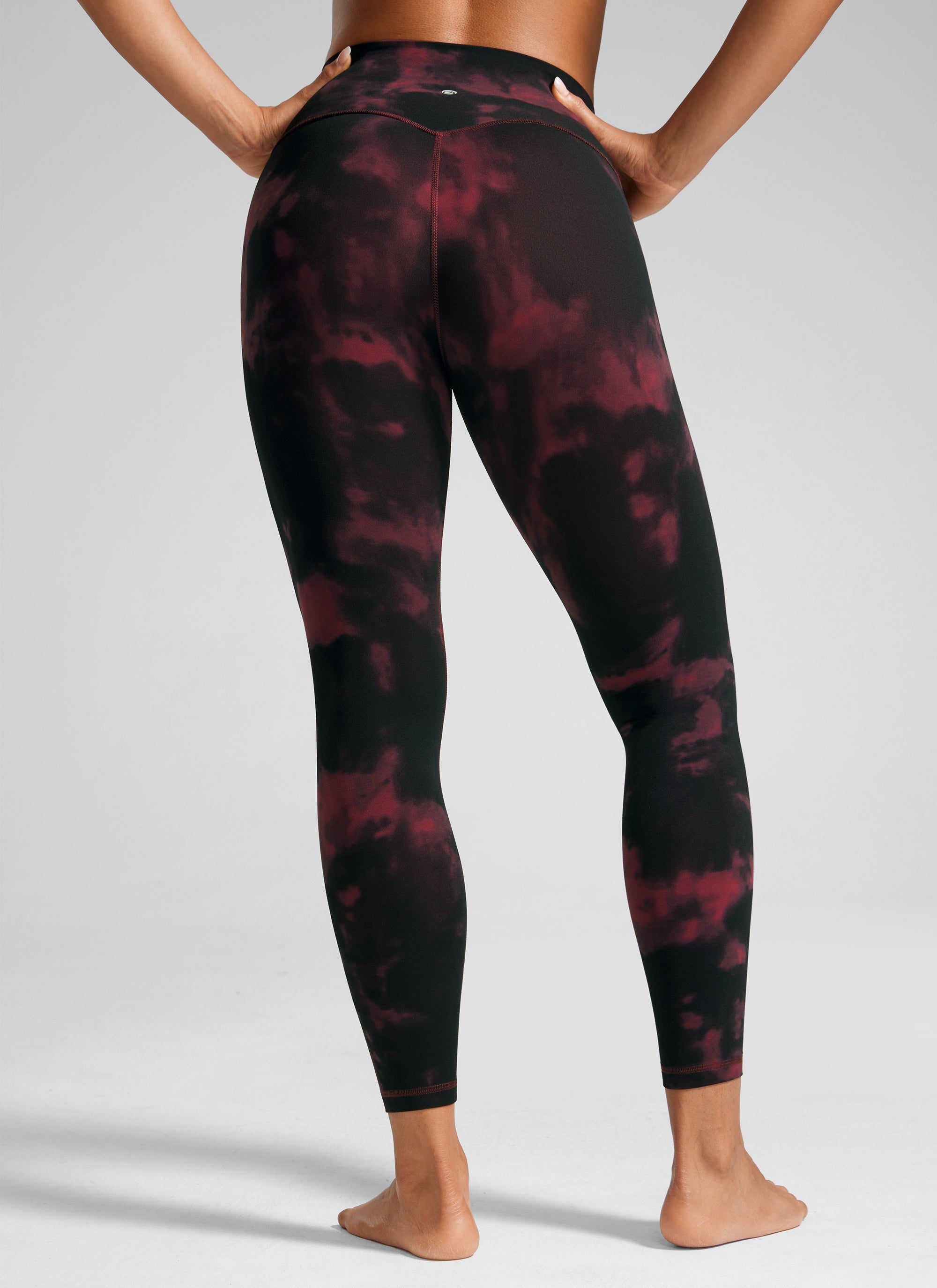 CRZ YOGA Damen Butterlift High Waist Workout Leggings - 64cm Burgunderfarbene Batikblumen