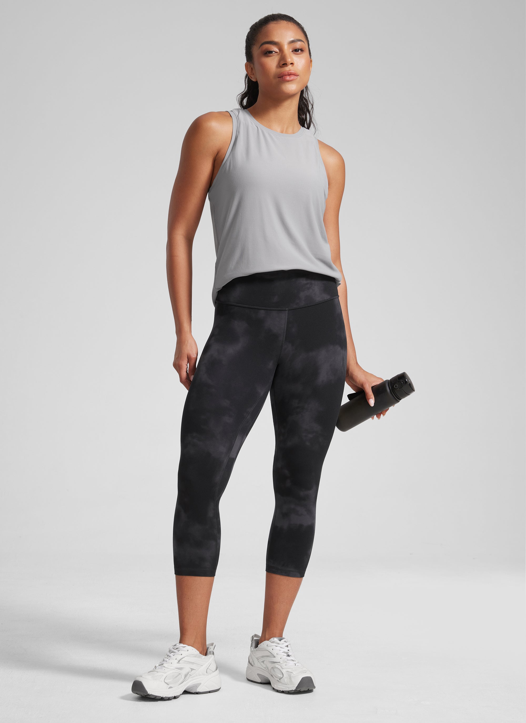 CRZ YOGA Damen Butterlift High Waist Workout Leggings - 53cm Schwarze Tie-Dye-Blumen