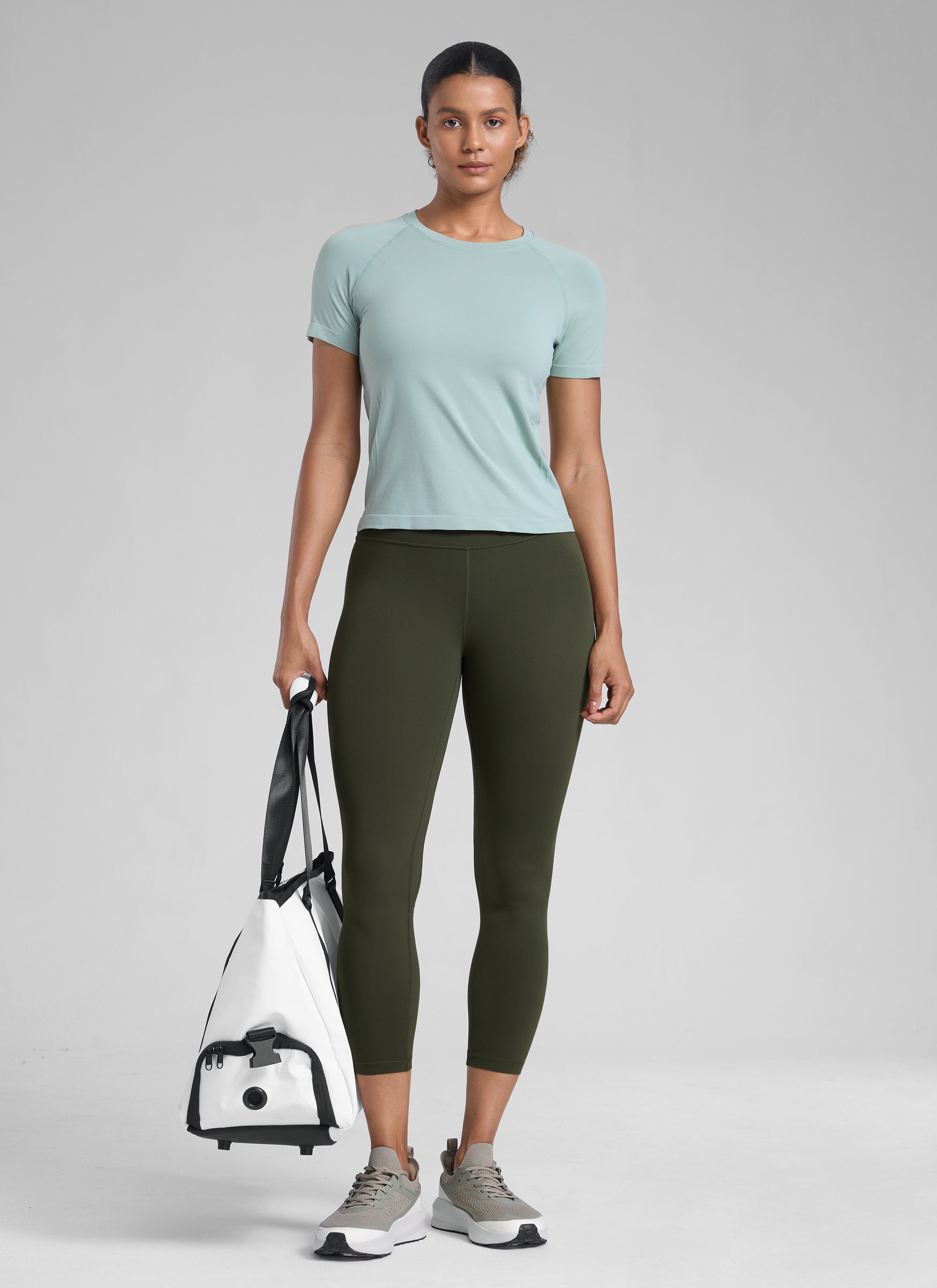 CRZ YOGA Damen Butterlift High Waist Workout Leggings - 58cm Olivgrün