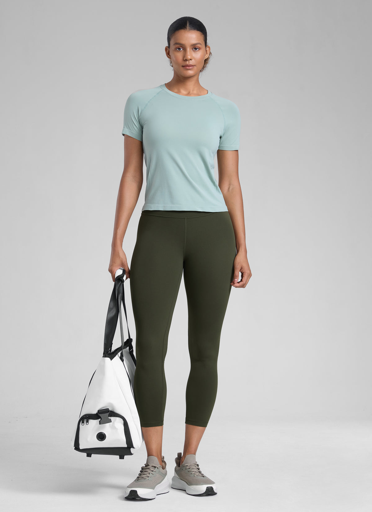 CRZ YOGA Damen Butterlift High Waist Workout Leggings - 58cm Olivgrün @model_info:Barbara