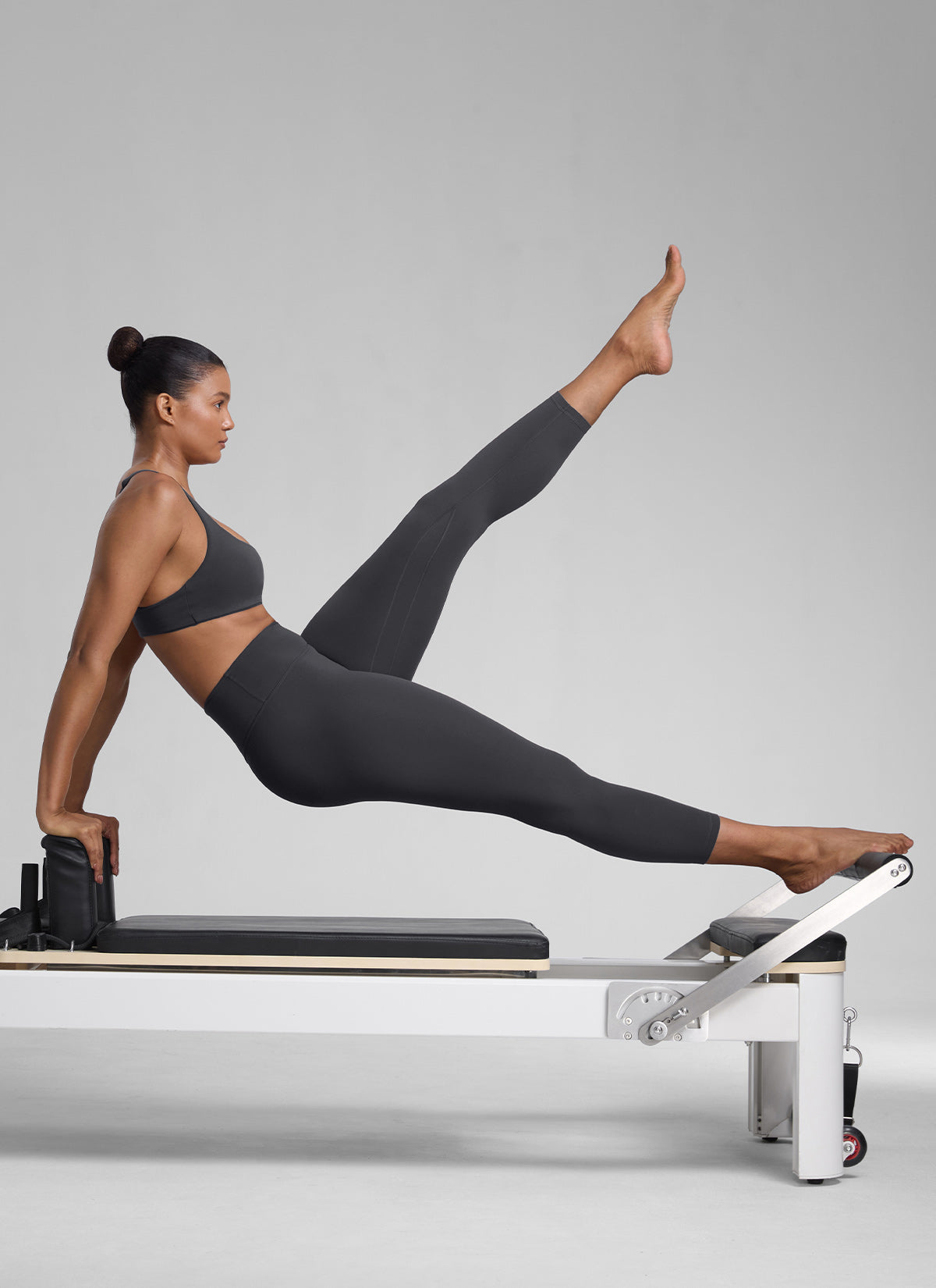 CRZ YOGA Damen Butterlift High Waist Workout Leggings - 58cm Mysteriöses Grau