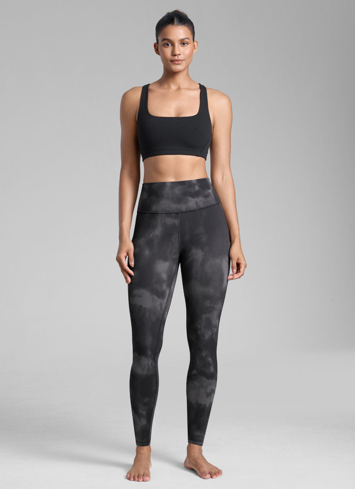 CRZ YOGA Damen Butterlift High Waist Blickdicht  Leggings - 64cm Grau Tie Dye Blumen