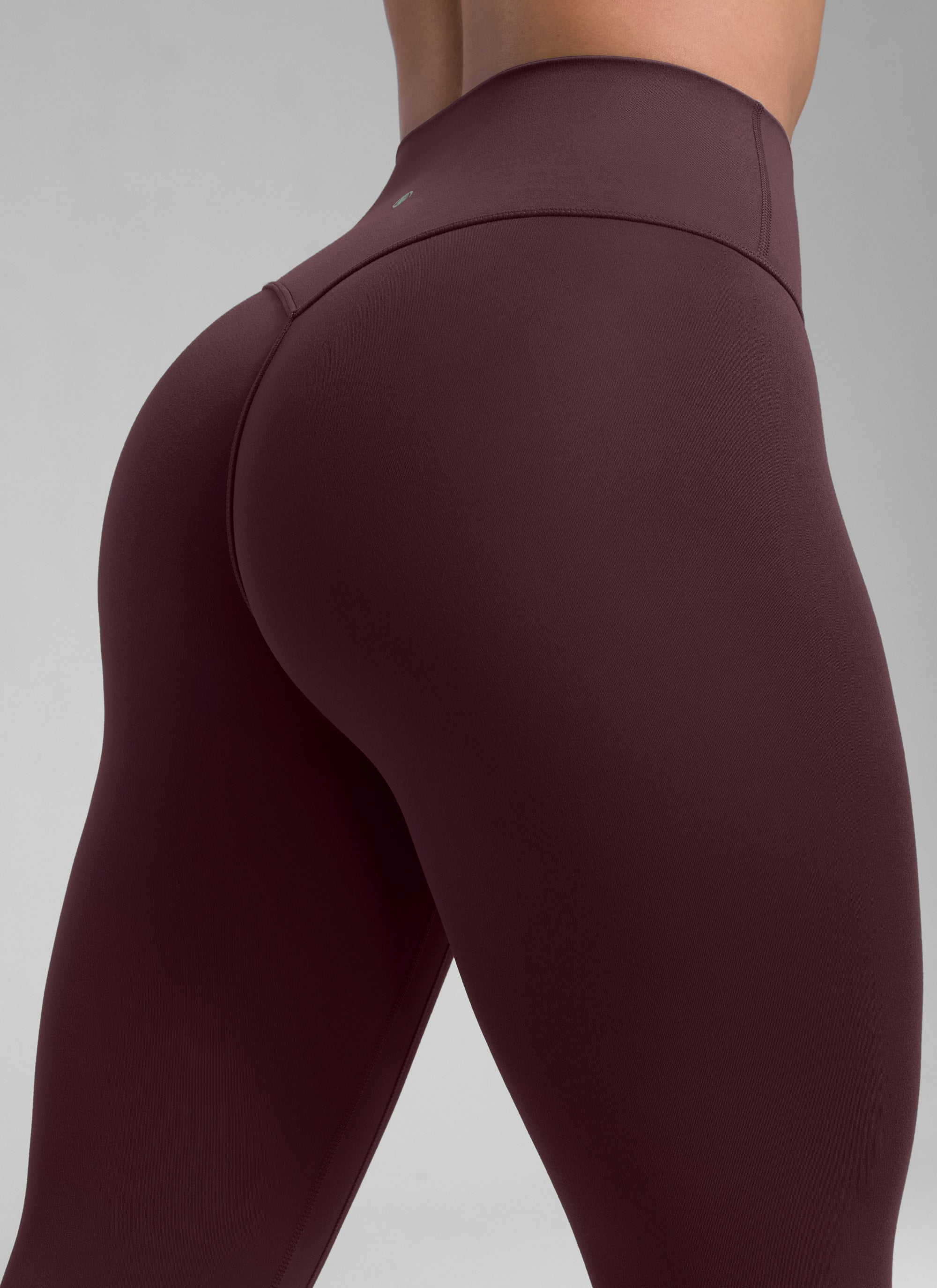 CRZ YOGA Damen Butterlift SecretSculpt Scrunch Butt Leggings - 64cm Reife Pflaume