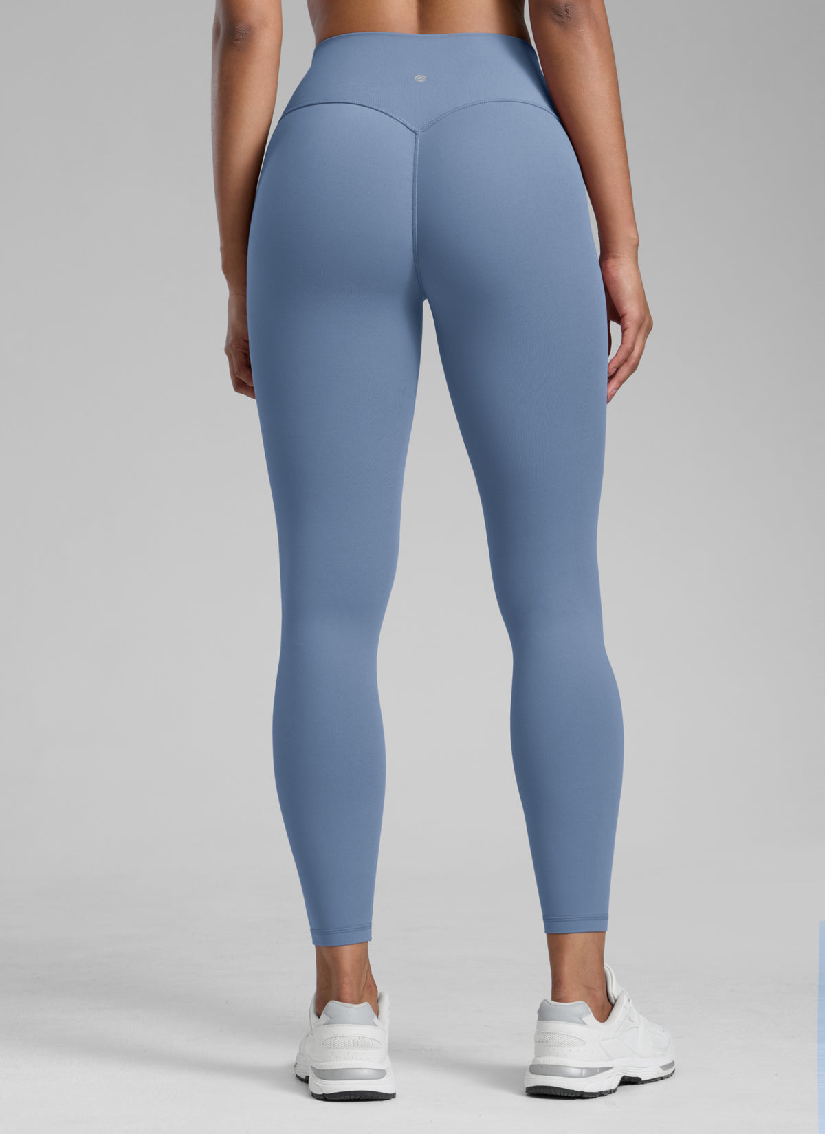 CRZ YOGA Damen Butterlift SecretSculpt Scrunch Butt Leggings - 64cm Gewaschener Denim @model_info:S2