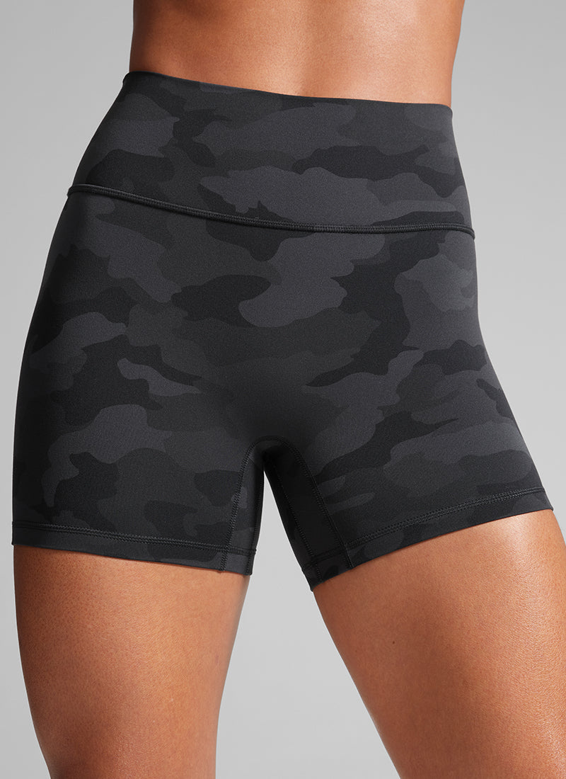 CRZ YOGA Damen Butterlift SecretSculpt Scrunch Butt Lifting Shorts10cm Dunkelgraue Tarnung 2