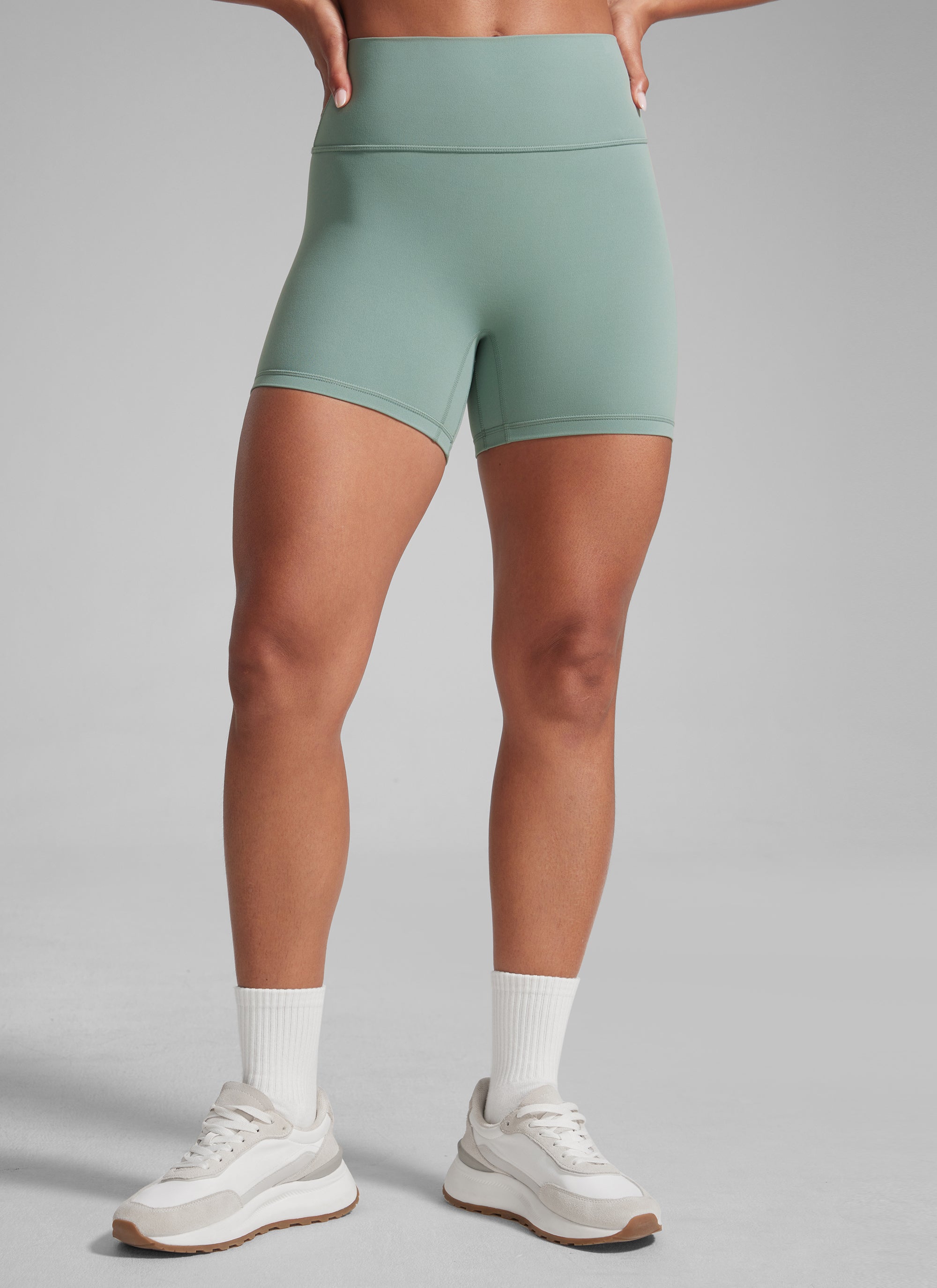 CRZ YOGA Damen Butterlift SecretSculpt Scrunch Butt Lifting Shorts10cm Kratergrün