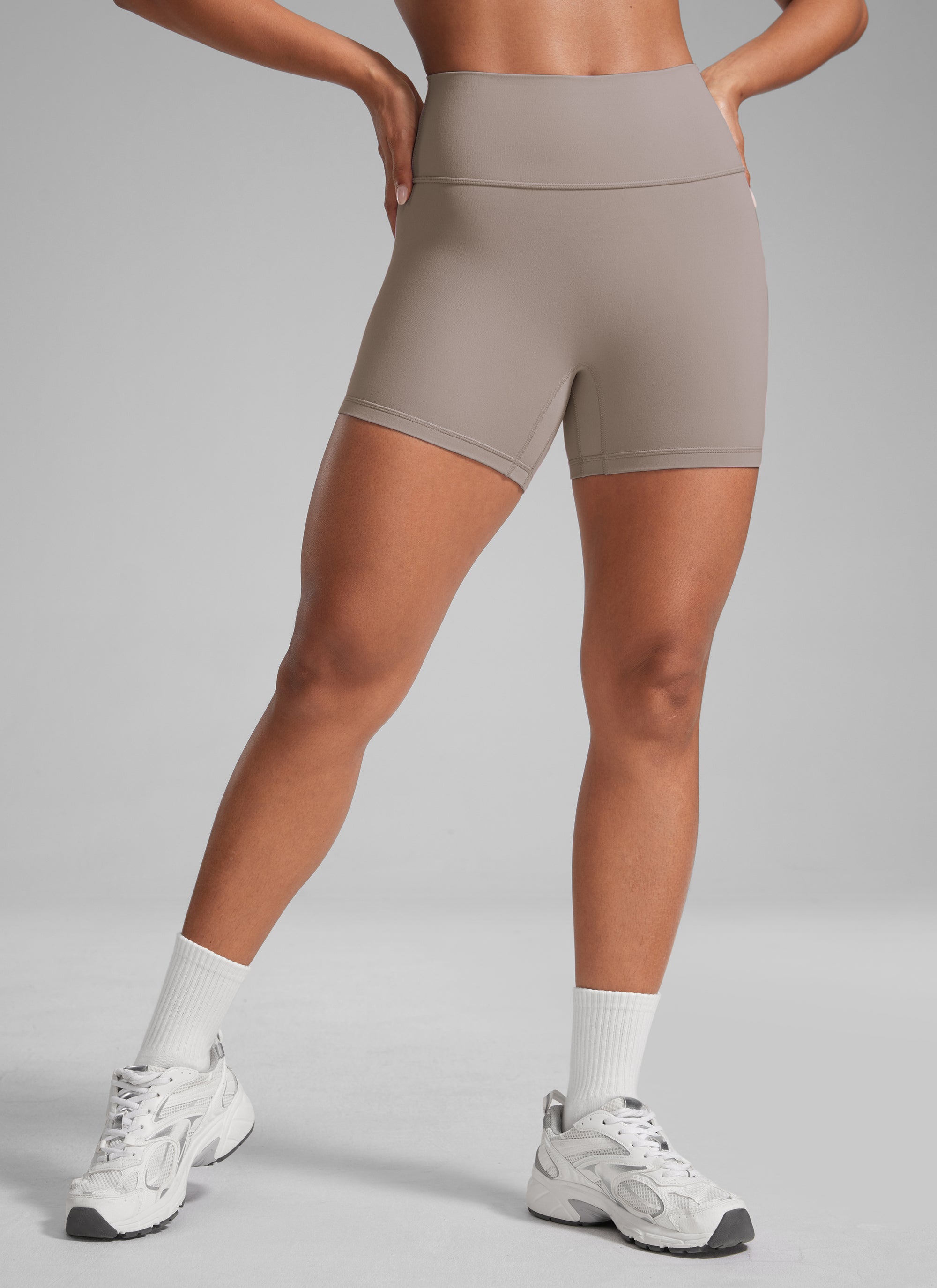 CRZ YOGA Damen Butterlift SecretSculpt Scrunch Butt Lifting Shorts10cm Cremiger Milchkaffee