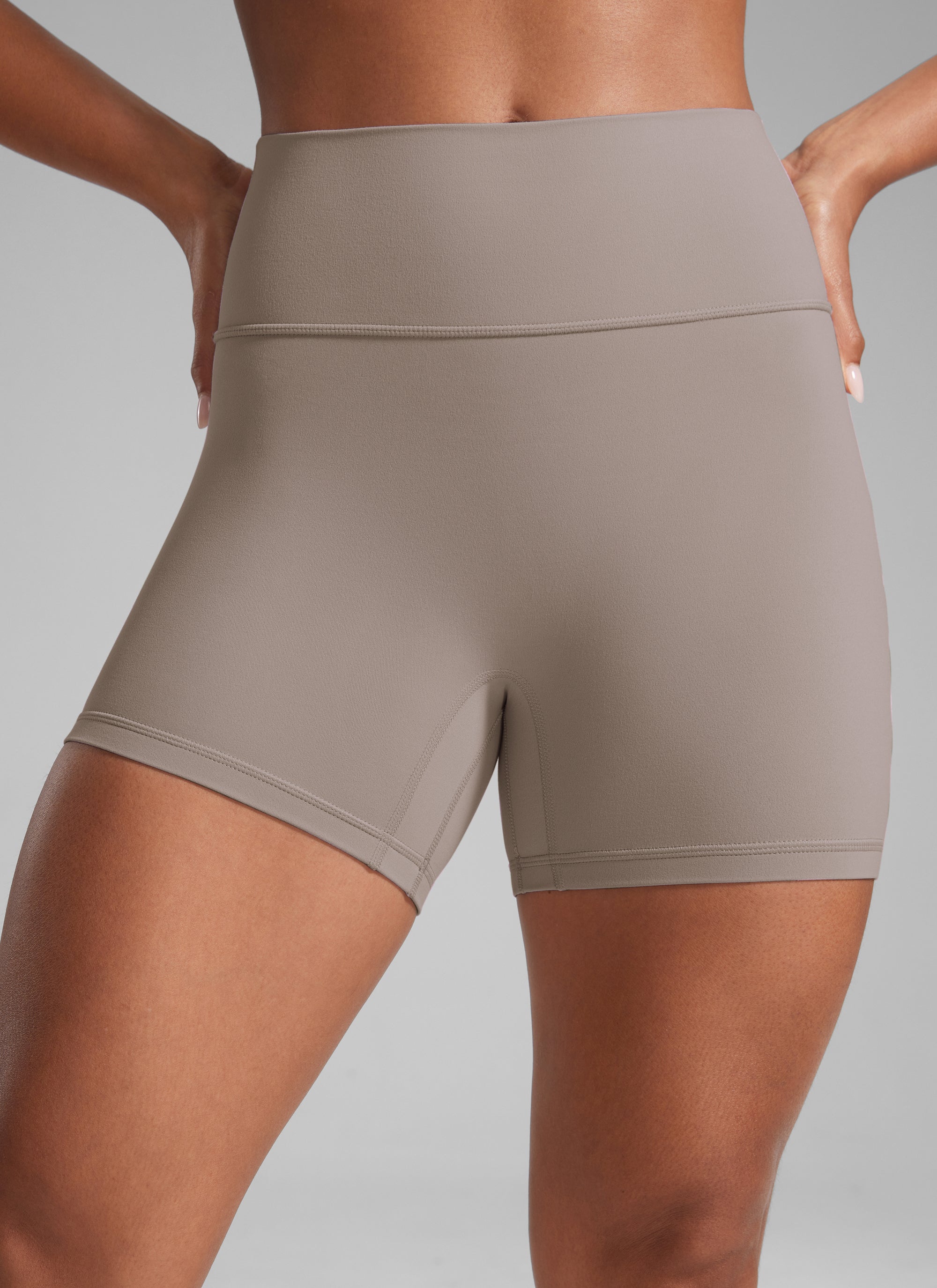 CRZ YOGA Damen Butterlift SecretSculpt Scrunch Butt Lifting Shorts10cm Cremiger Milchkaffee