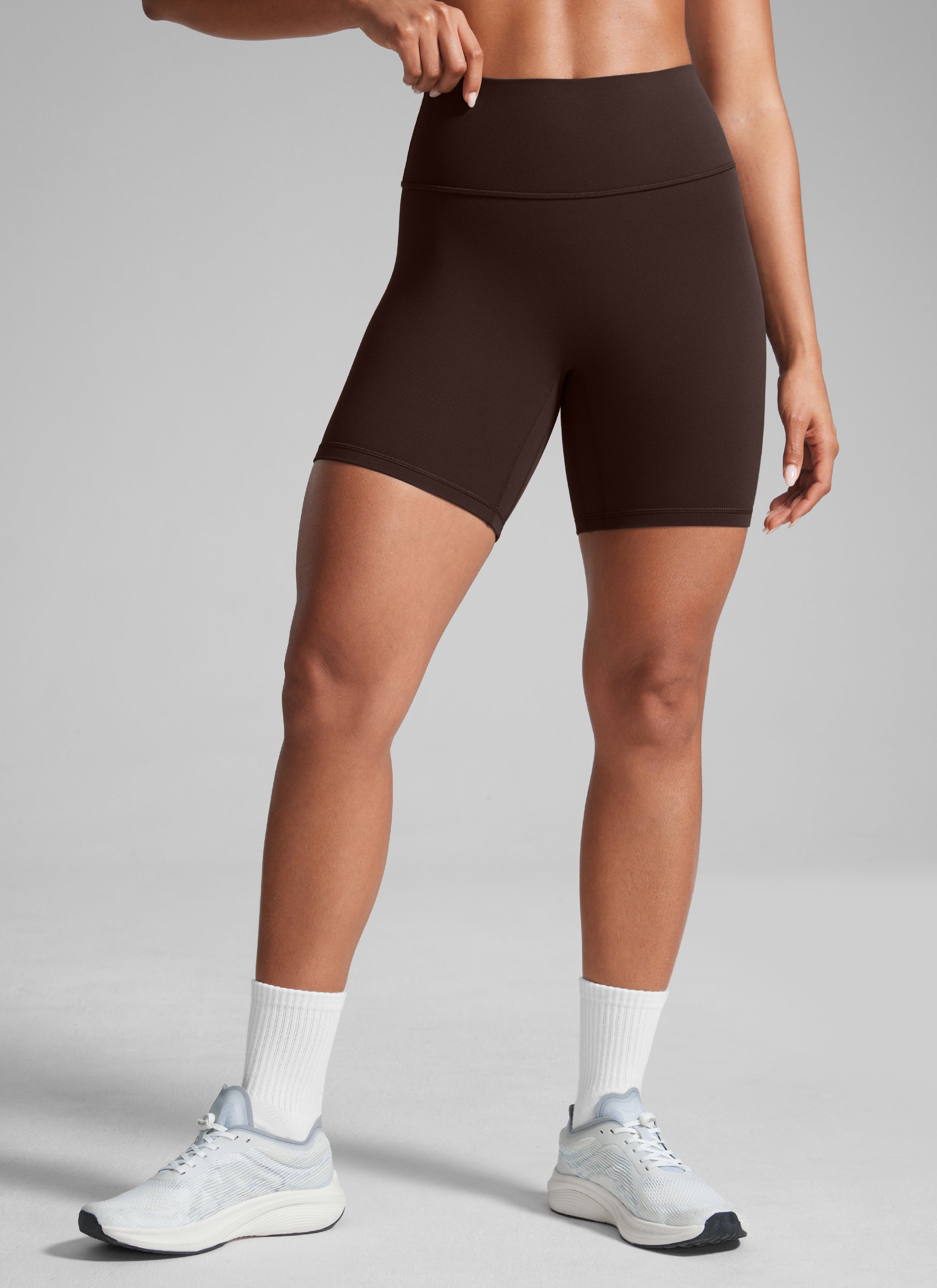 CRZ YOGA Damen Butterlift SecretSculpt Butt Lifting Shorts - 15cm Heißes Fudge-Brown