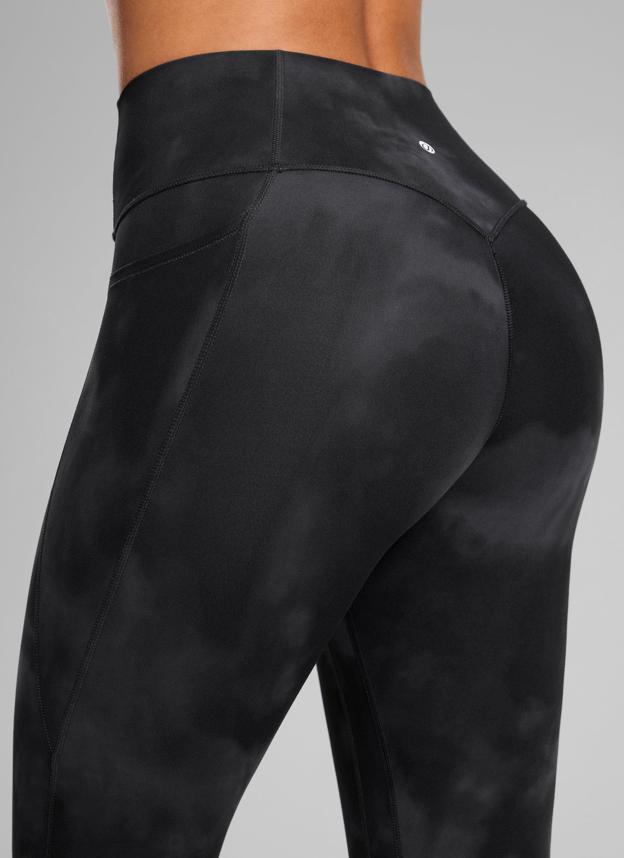 CRZ YOGA Damen Butterlift Keine Vordernaht Leggings mit Taschen-64cm Schwarze Tie-Dye-Blumen