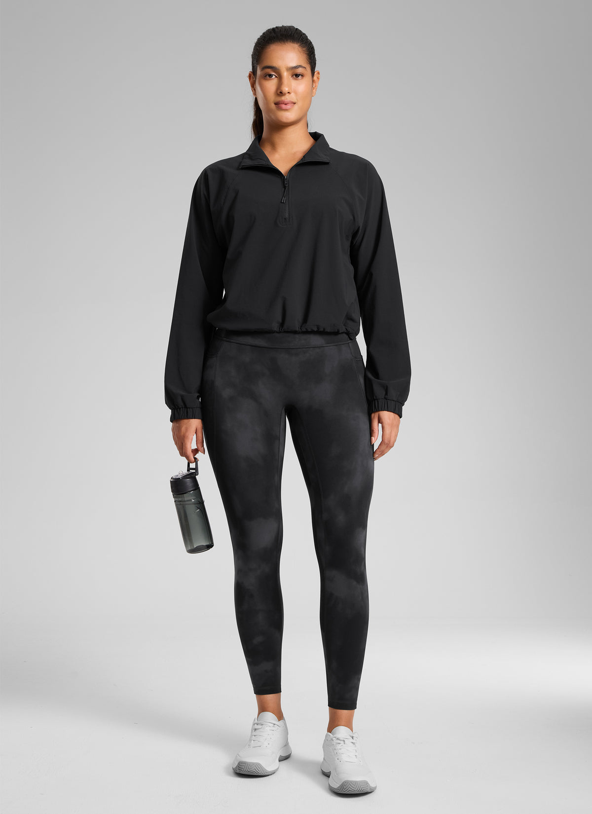 CRZ YOGA Damen Butterlift Keine Vordernaht Leggings mit Taschen-64cm Schwarze Tie-Dye-Blumen @model_info:C