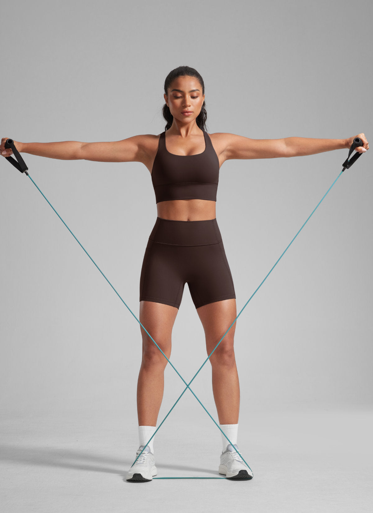 CRZ YOGA Damen Secretsculpt Butterlift Biker mit Taschen - 13cm Heißes Fudge-Brown