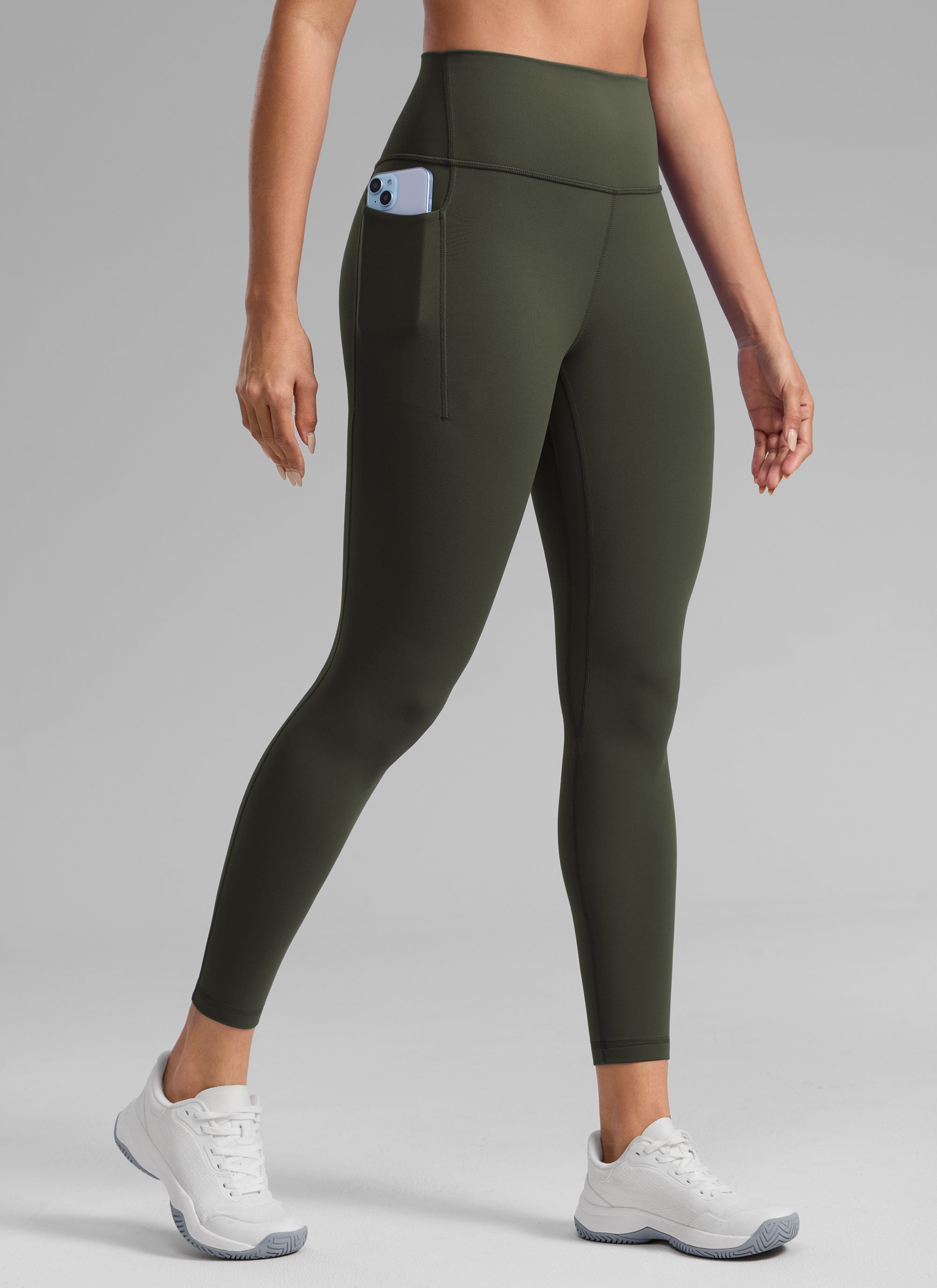 CRZ YOGA Damen Butterlift Leggings mit Seitentaschen - 64cm Olivgrün