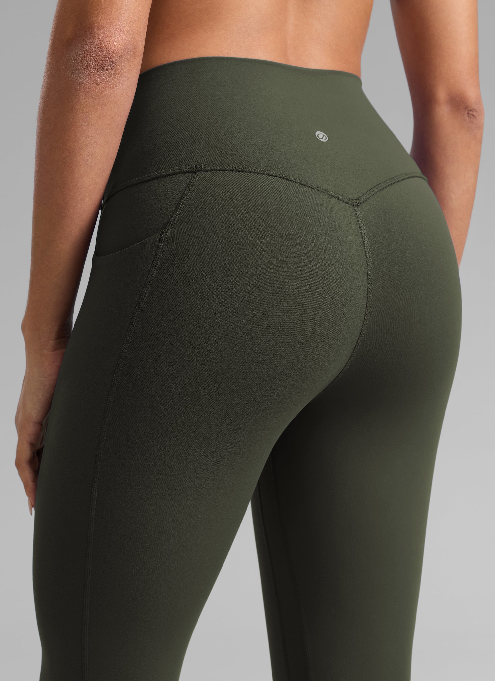 CRZ YOGA Damen Butterlift Leggings mit Seitentaschen - 64cm Olivgrün