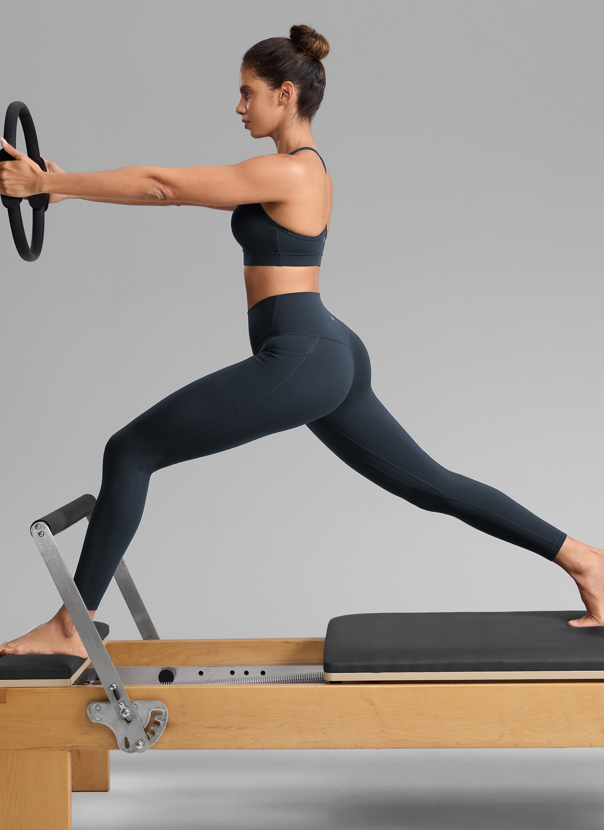 CRZ YOGA Damen Butterlift Leggings mit Seitentaschen - 64cm Echte Marine