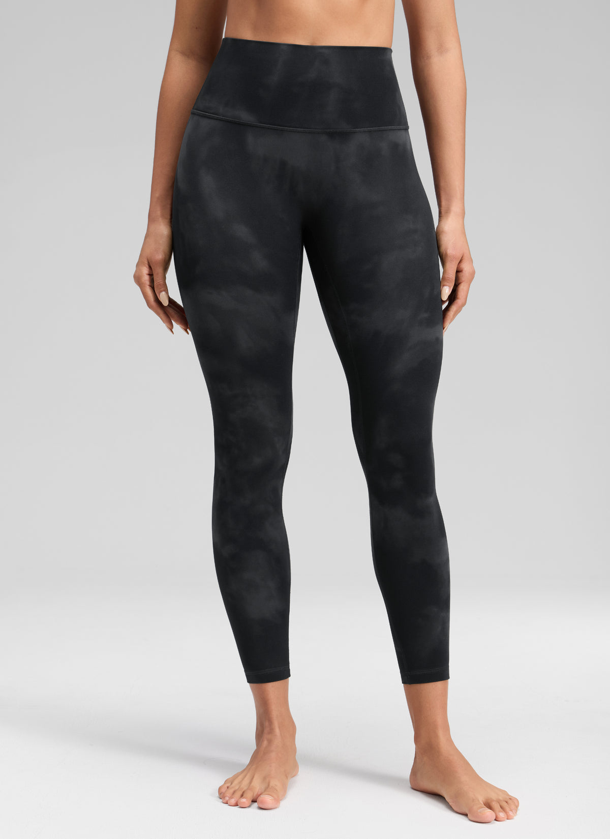 CRZ YOGA Damen Butterluxe Keine Vordernaht Yoga Leggings - 64cm Schwarze Tie-Dye-Blumen