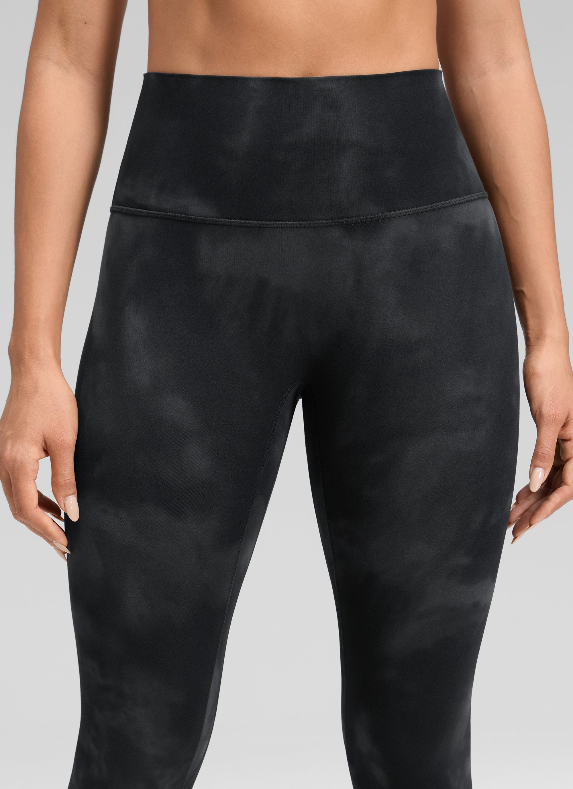 CRZ YOGA Damen Butterluxe Keine Vordernaht Yoga Leggings - 64cm Schwarze Tie-Dye-Blumen
