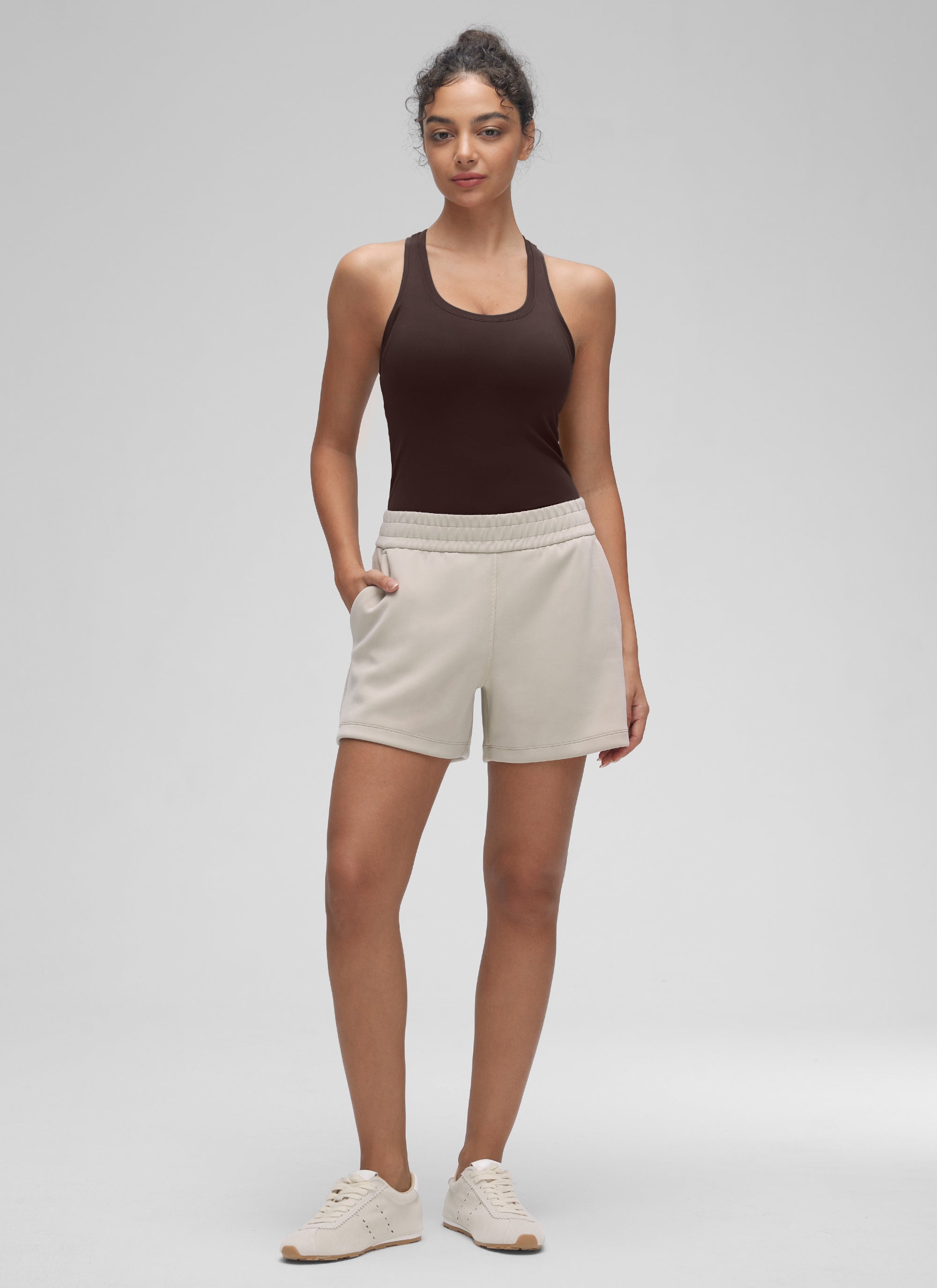 CRZ YOGA Damen Butterluxe Racerback Ärmelloses Shirt Heißes Fudge-Brown