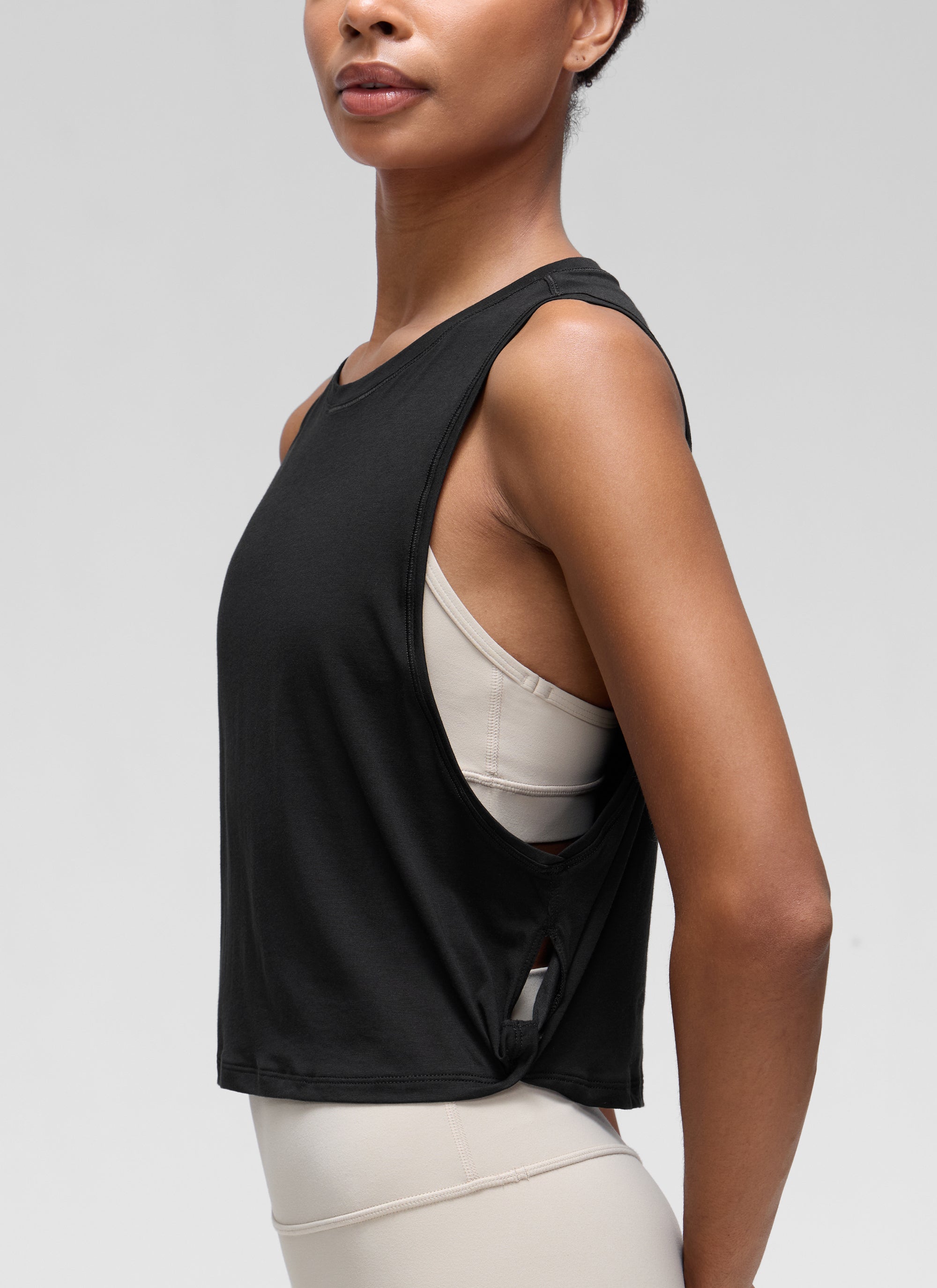 CRZ YOGA Damen Ärmelloses Sport Tank Top Leichte Fitness Crop Top Schwarz