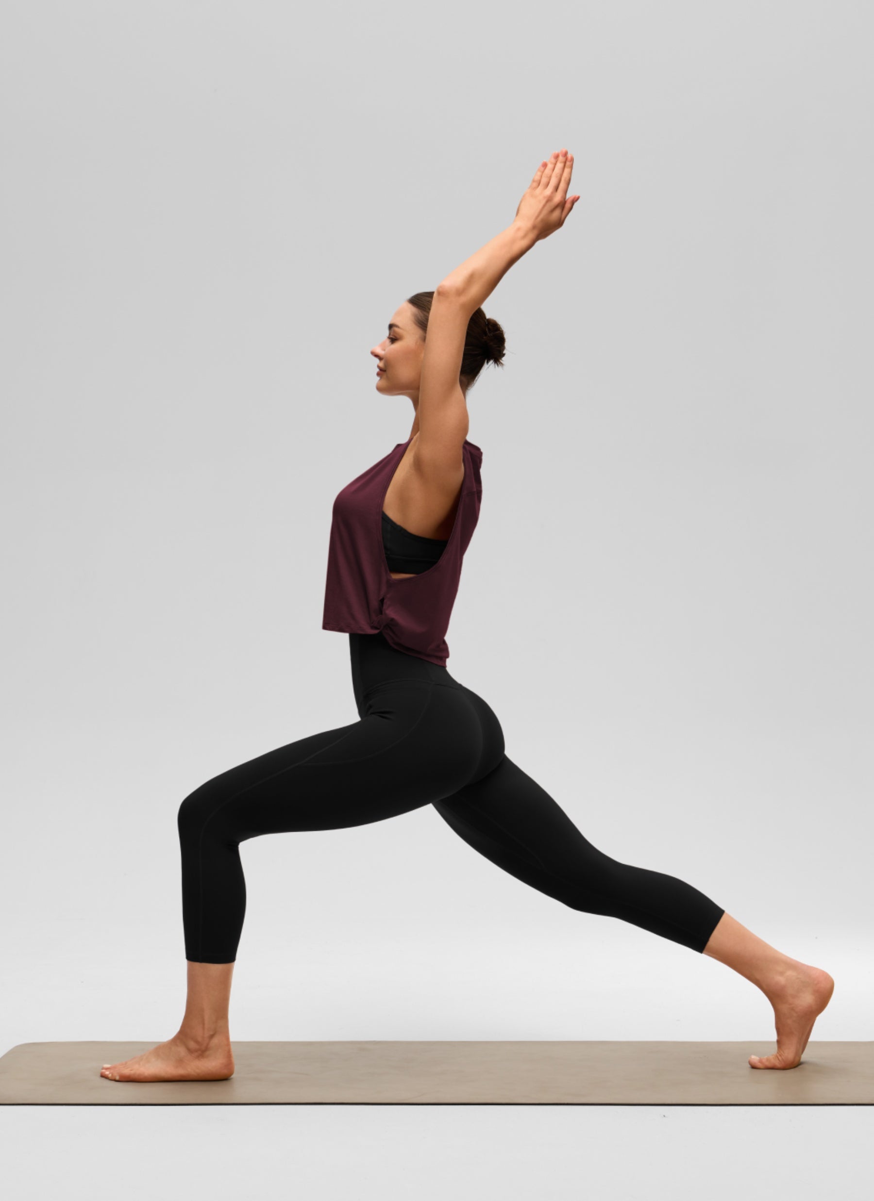 CRZ YOGA Damen Ärmelloses Sport Tank Top Leichte Fitness Crop Top Dunkelrot