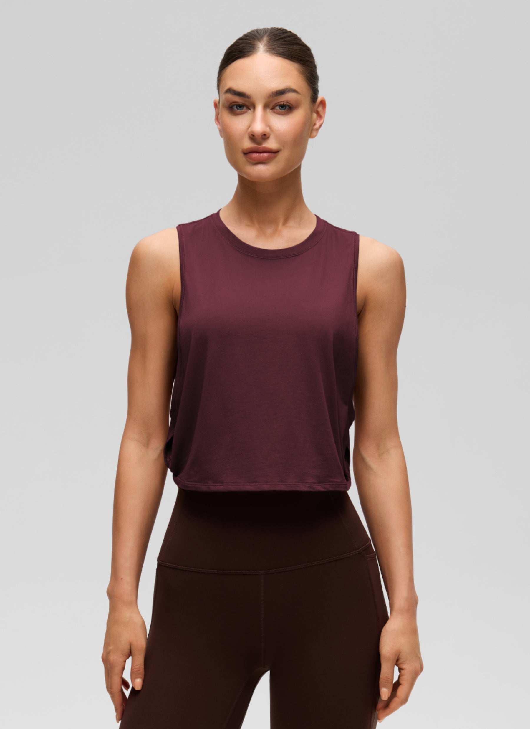 CRZ YOGA Damen Ärmelloses Sport Tank Top Leichte Fitness Crop Top Dunkelrot