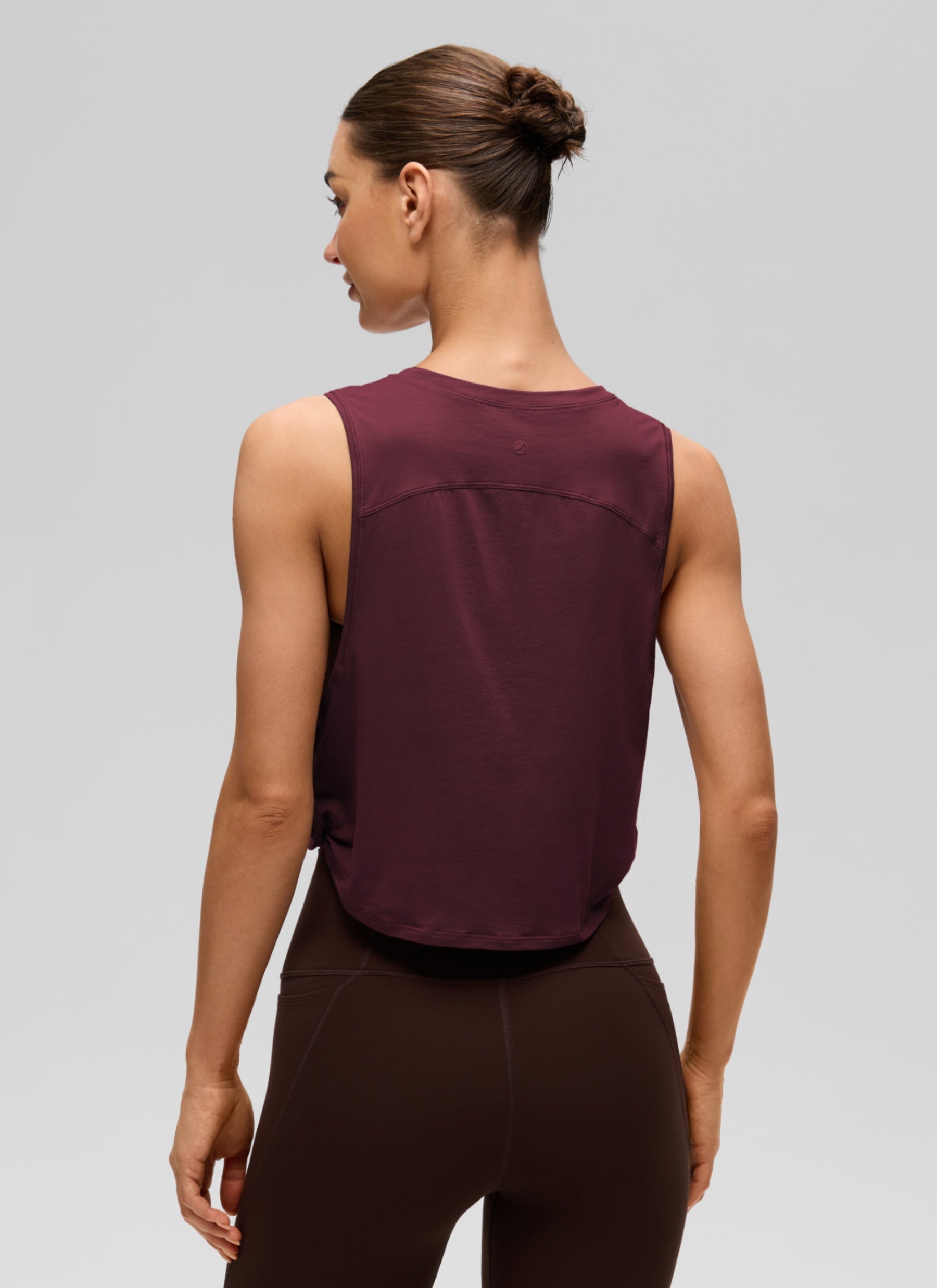 CRZ YOGA Damen Ärmelloses Sport Tank Top Leichte Fitness Crop Top Dunkelrot