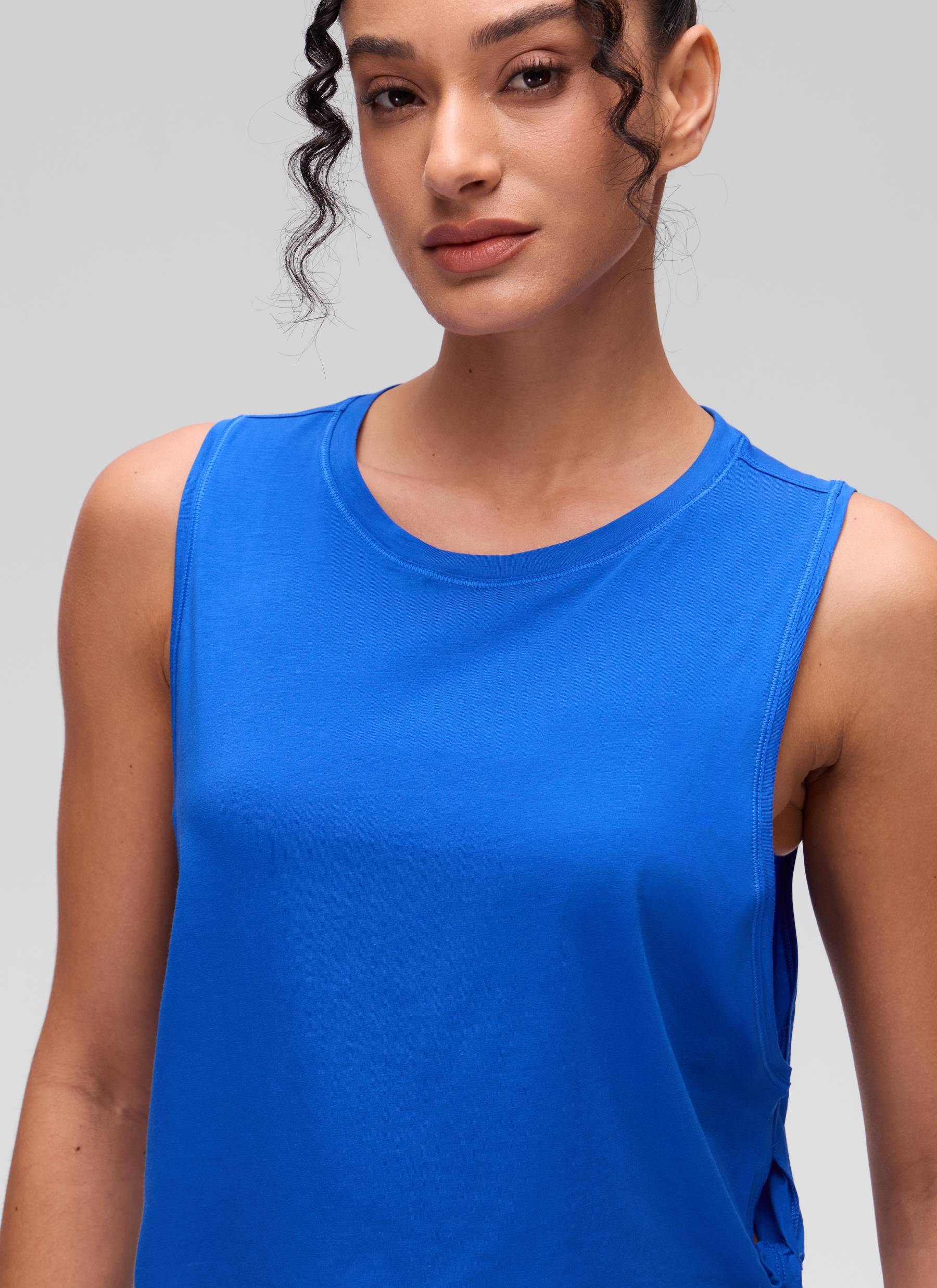 CRZ YOGA Damen Ärmelloses Sport Tank Top Leichte Fitness Crop Top Starkes Blau