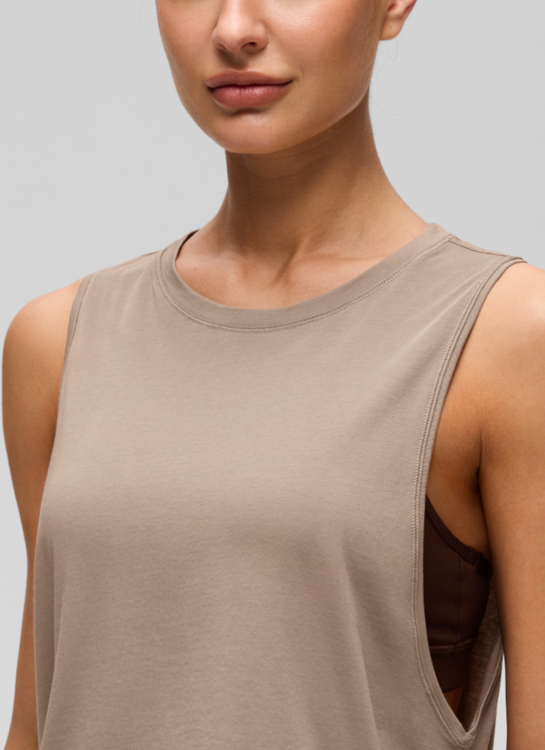 CRZ YOGA Damen Ärmelloses Sport Tank Top Leichte Fitness Crop Top Mörtelfarbe