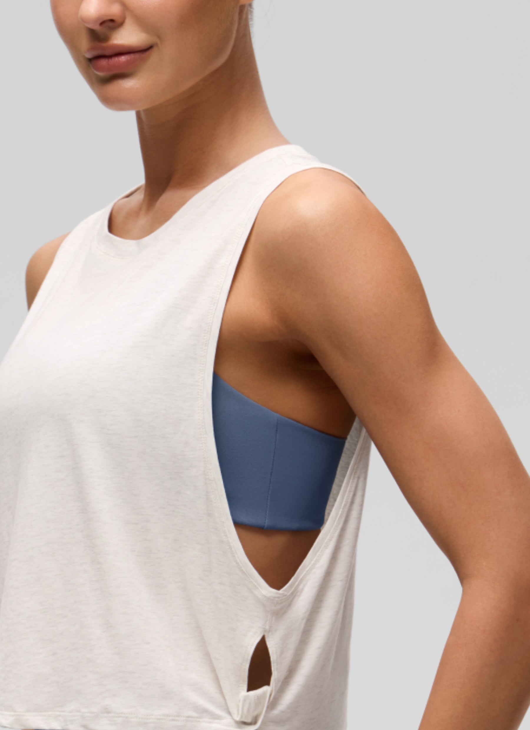 CRZ YOGA Damen Ärmelloses Sport Tank Top Leichte Fitness Crop Top Eisgrau / Weiß