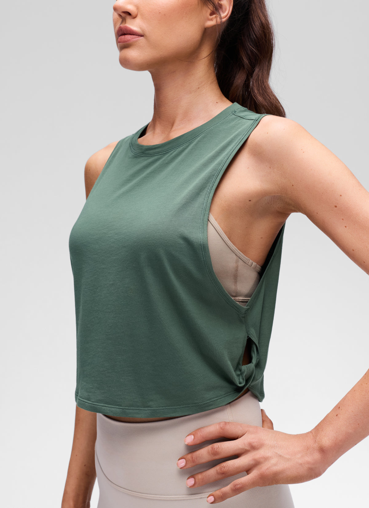 CRZ YOGA Damen Ärmelloses Sport Tank Top Leichte Fitness Crop Top Graphitgrün
