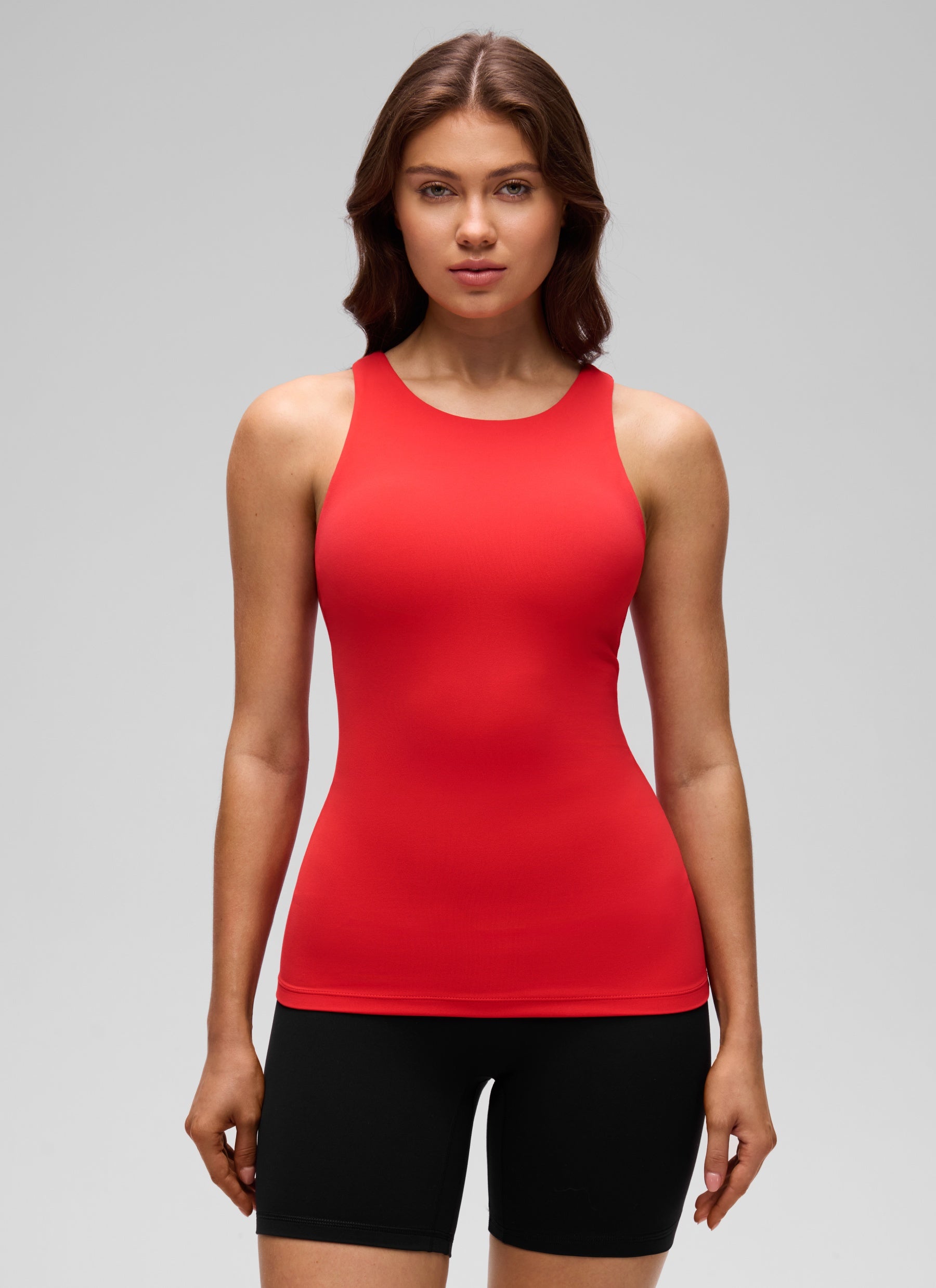 CRZ YOGA Damen Butterluxe Hüftlanges Racerback Gepolstert Tank Top Tiefrot