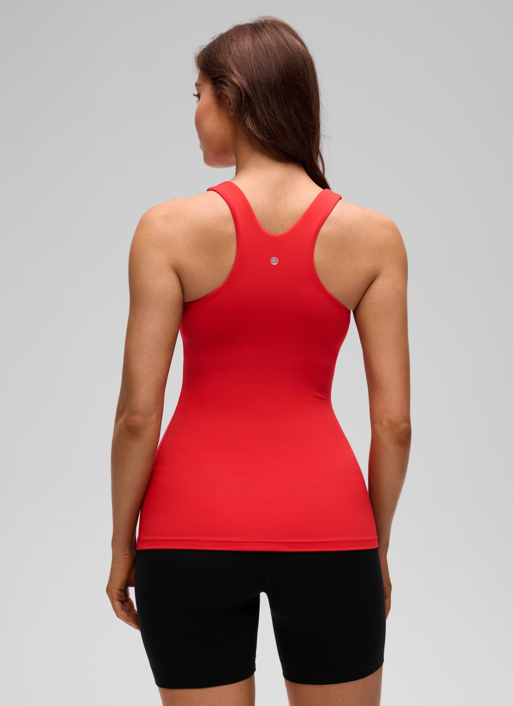 CRZ YOGA Damen Butterluxe Hüftlanges Racerback Gepolstert Tank Top Tiefrot
