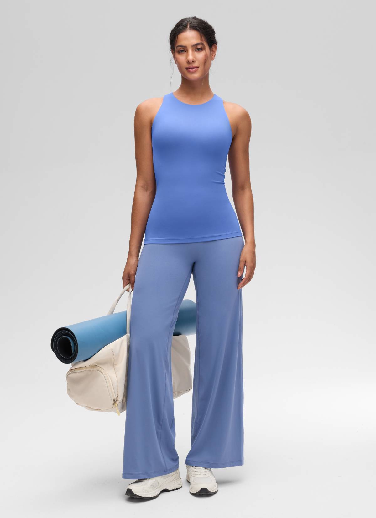CRZ YOGA Damen Butterluxe Hüftlanges Racerback Gepolstert Tank Top Wildes Indigo