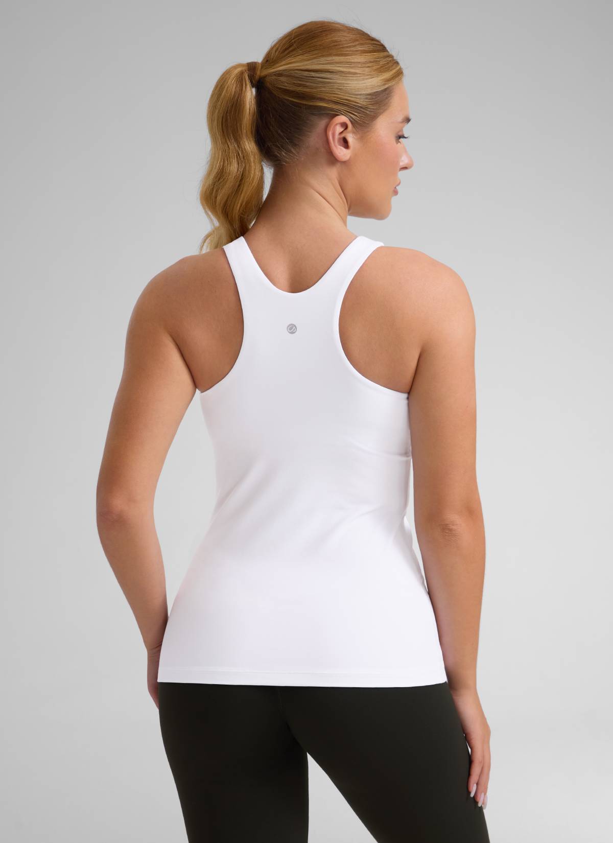 CRZ YOGA Damen Butterluxe Hüftlanges Racerback Gepolstert Tank Top Weiss