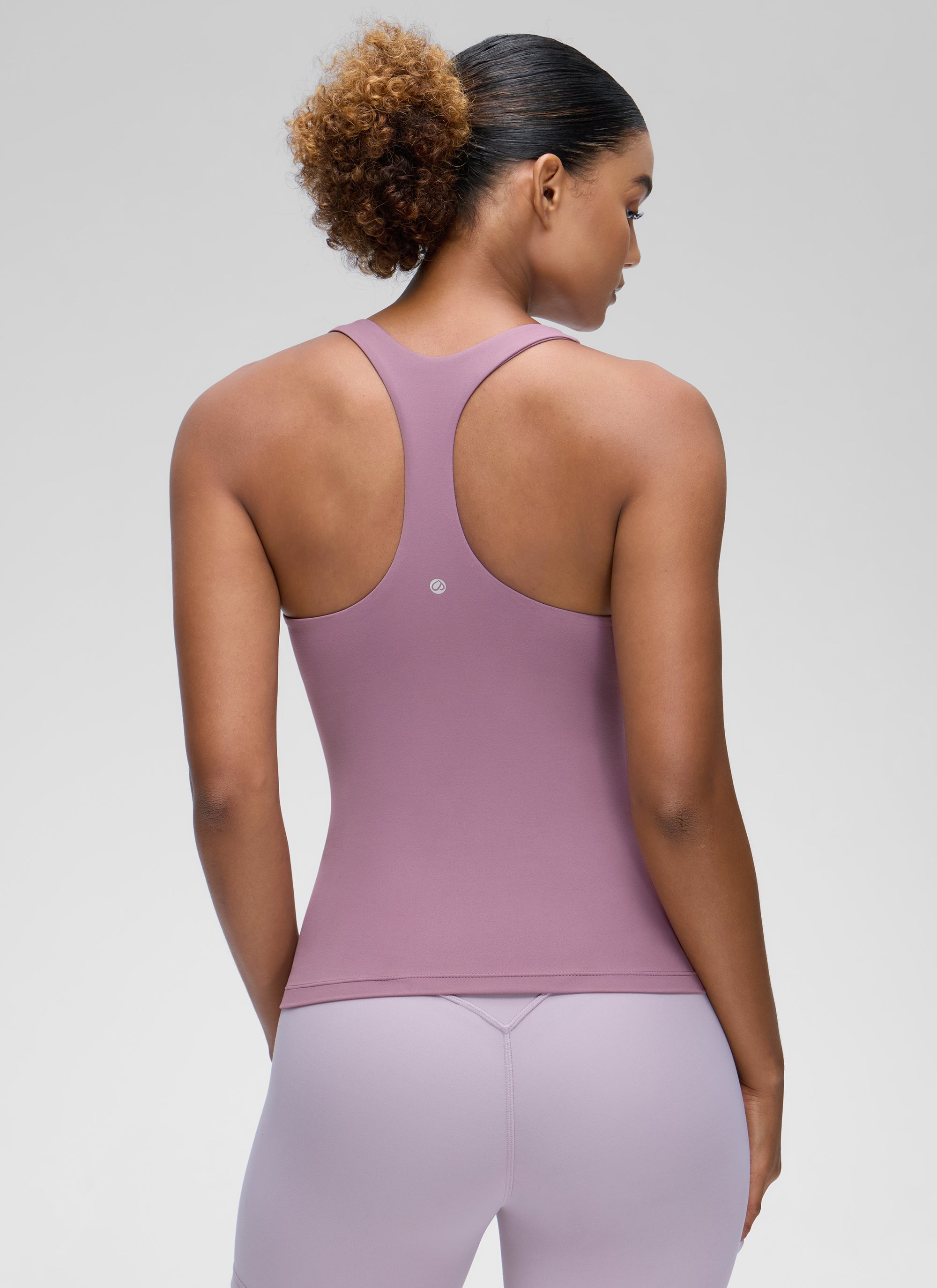 CRZ YOGA Damen Butterluxe Racerback TankTops mit Integriertem BH Lavendel Hell