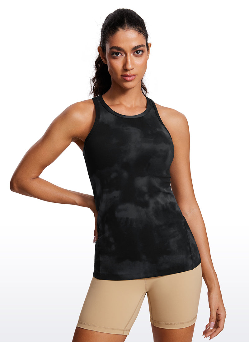 CRZ YOGA Damen Butterluxe Racerback High Neck Hüftlanges Yoga Tank Top Schwarze Tie-Dye-Blumen