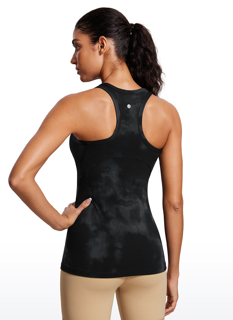 CRZ YOGA Damen Butterluxe Racerback High Neck Hüftlanges Yoga Tank Top Schwarze Tie-Dye-Blumen