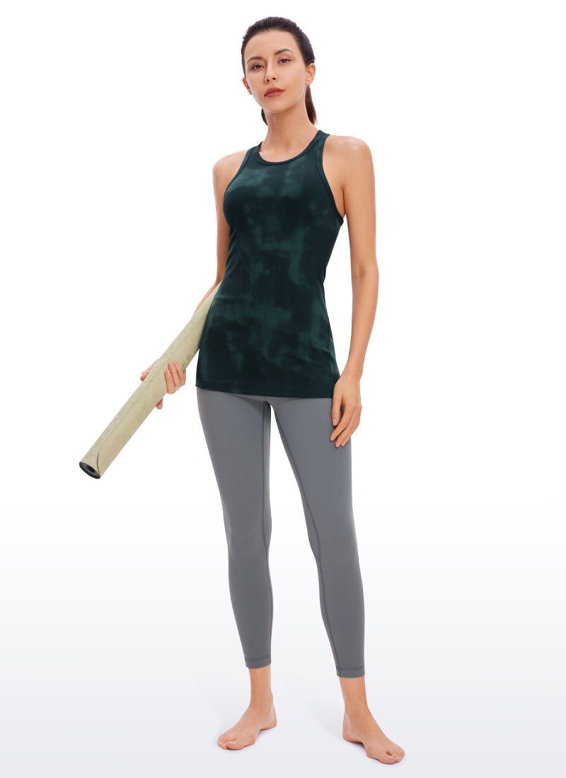 CRZ YOGA Damen Butterluxe Racerback High Neck Hüftlanges Yoga Tank Top Smaragdgrüne Batikblumen