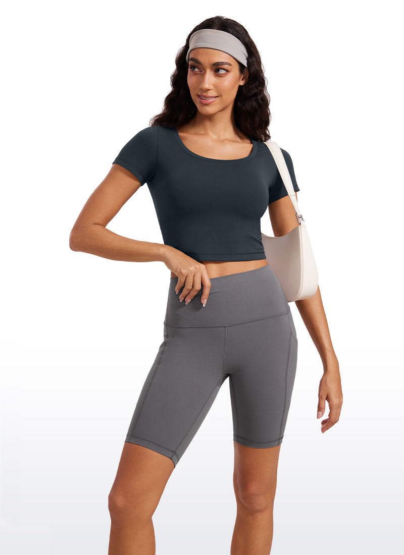 CRZ YOGA Damen Butterluxe Scoop-Neck Crop Slim Fit Kurzarm Shirts Echte Marine