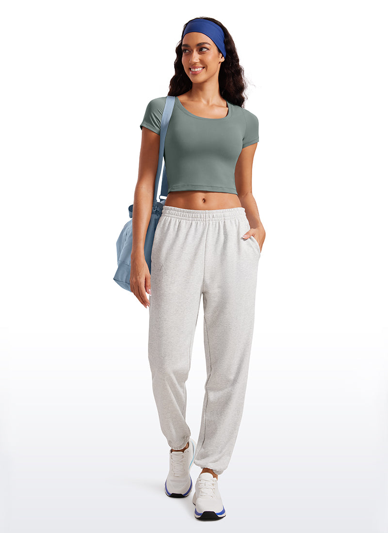 CRZ YOGA Damen Butterluxe Scoop-Neck Crop Slim Fit Kurzarm Shirts Grauer Salbei