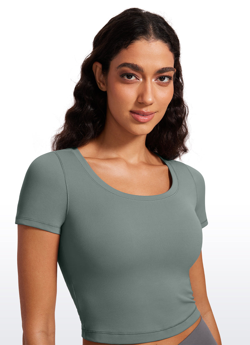 CRZ YOGA Damen Butterluxe Scoop-Neck Crop Slim Fit Kurzarm Shirts Grauer Salbei