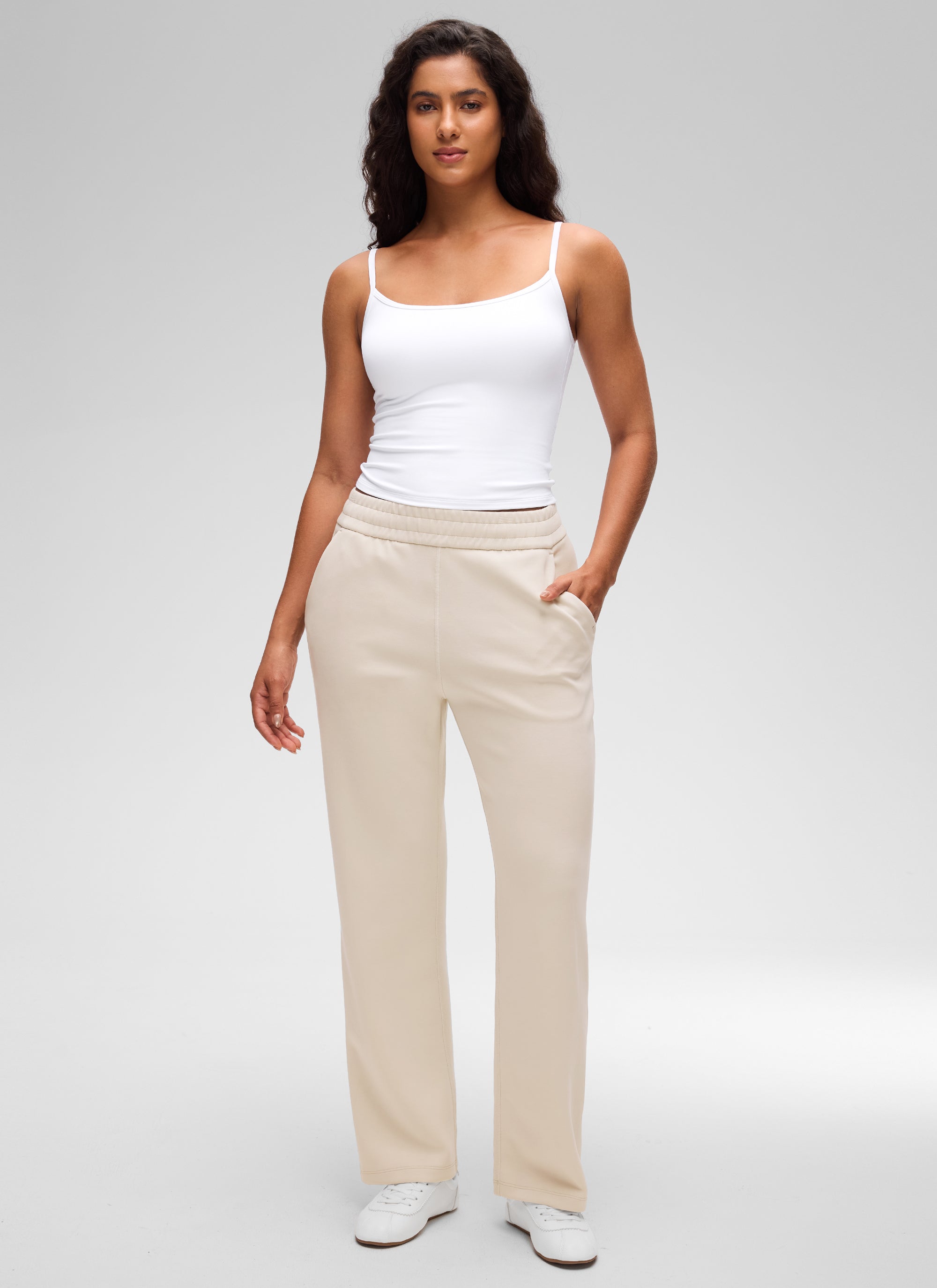 CRZ YOGA Damen Butterluxe Doppelt Gefüttert Camisole Tops Weiss