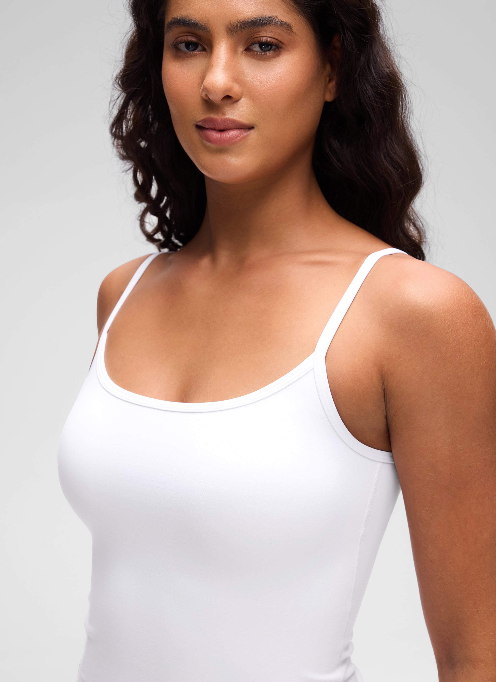 CRZ YOGA Damen Butterluxe Doppelt Gefüttert Camisole Tops Weiss