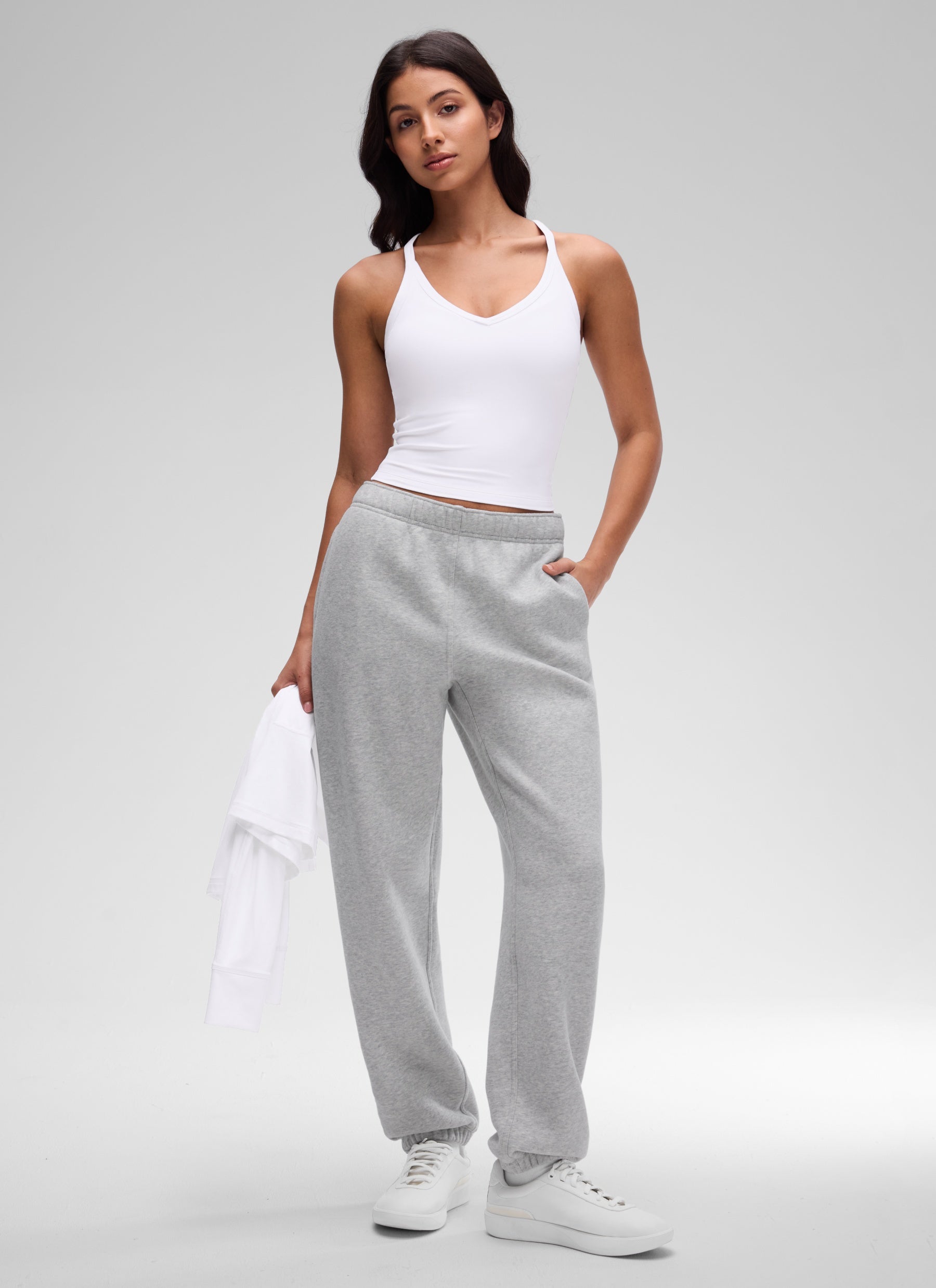CRZ YOGA Damen Butterluxe Doppelt Gefüttert V-Ausschnitt Camisole Weiss