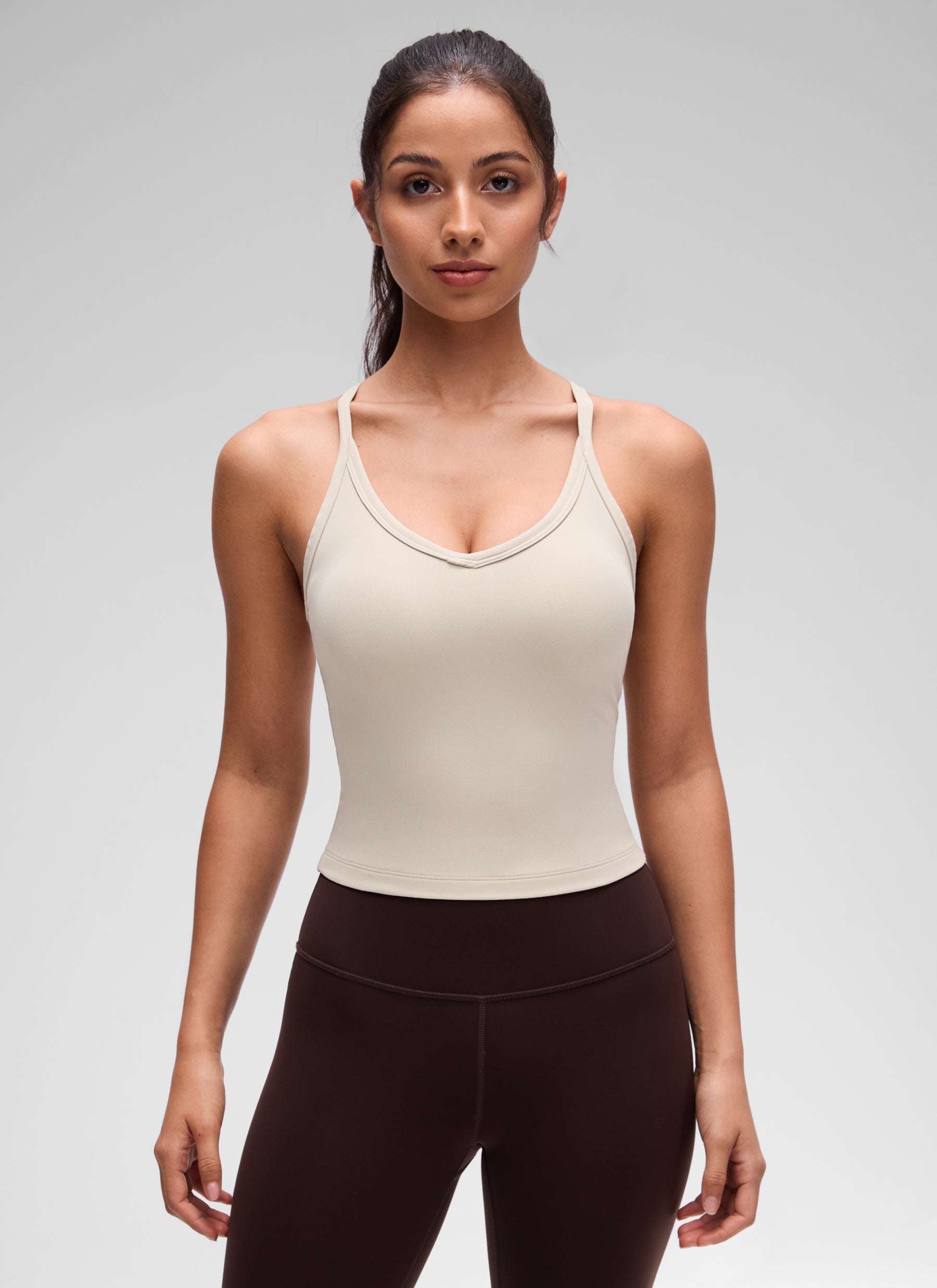 CRZ YOGA Damen Butterluxe Doppelt Gefüttert V-Ausschnitt Camisole Mojave-Braun