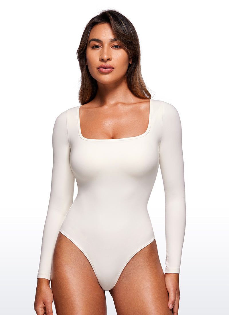 CRZ YOGA Damen Butterluxe Square neck Langarm Bodysuit Weiße Aprikose