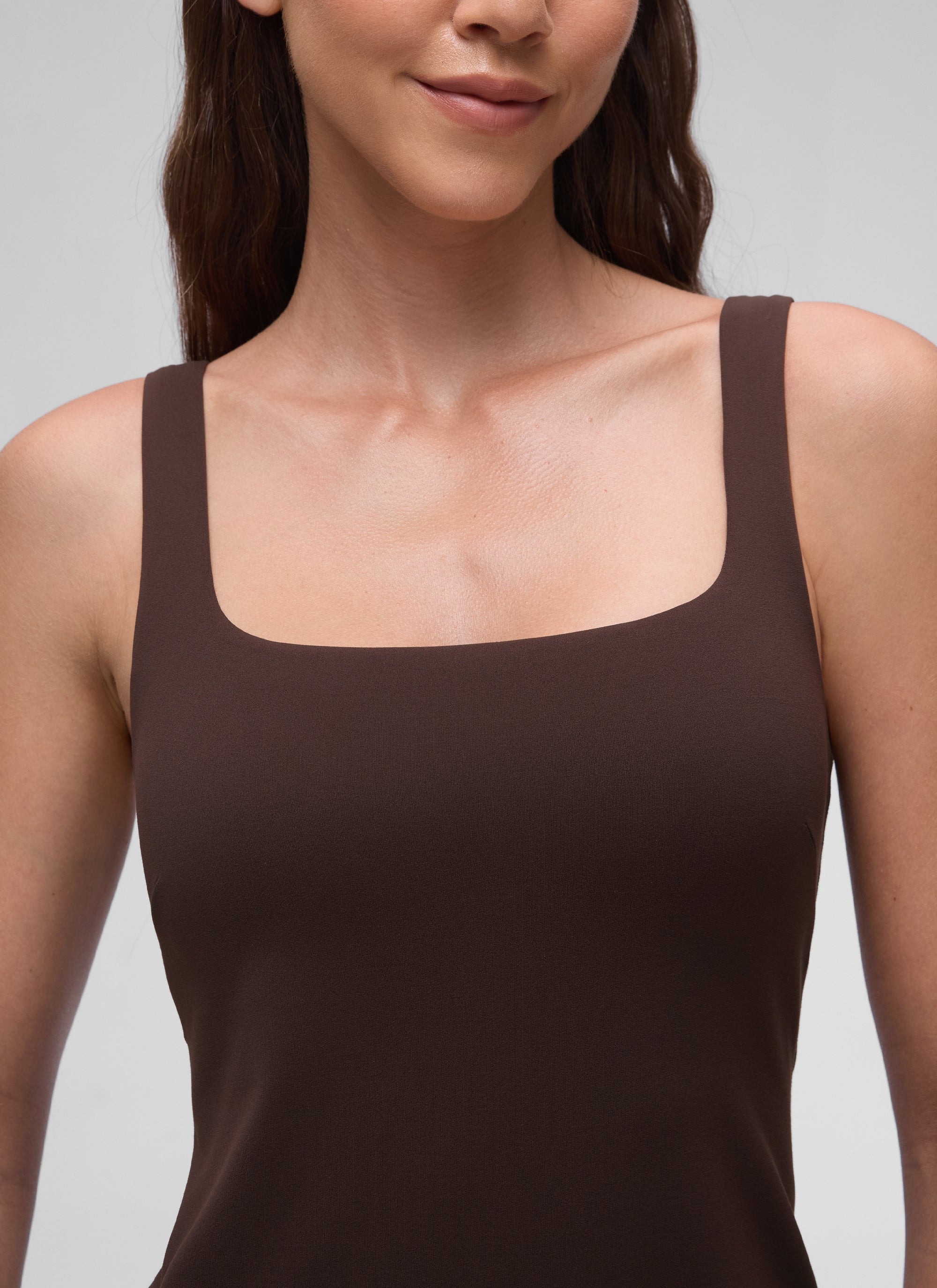 CRZ YOGA Damen Butterluxe Quadratischer Hals A-Linie Minikleid mit BH Heißes Fudge-Brown