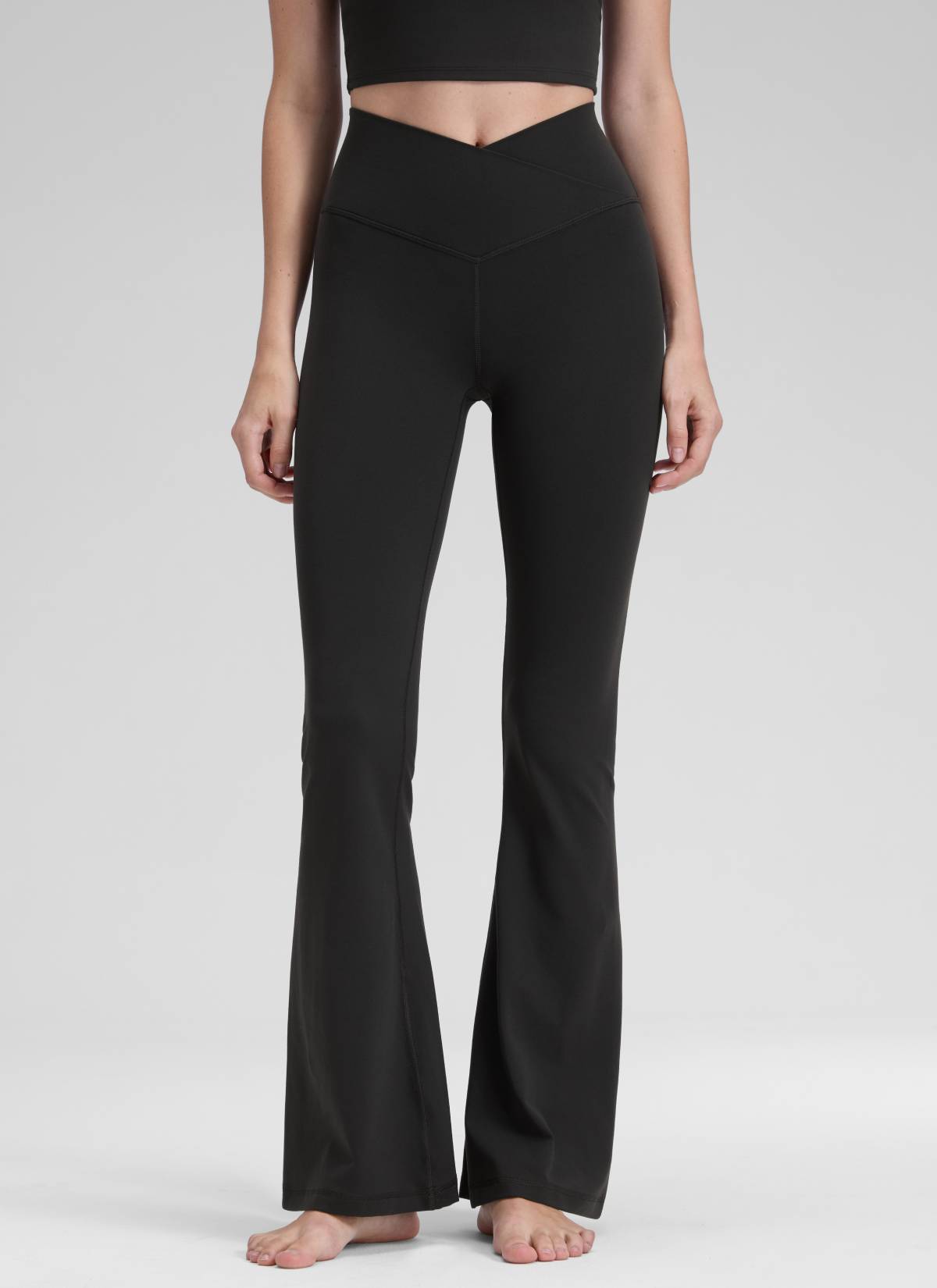 CRZ YOGA Damen Butterluxe Bootcut Yoga Leggings Crossover - 79cm Schwarz